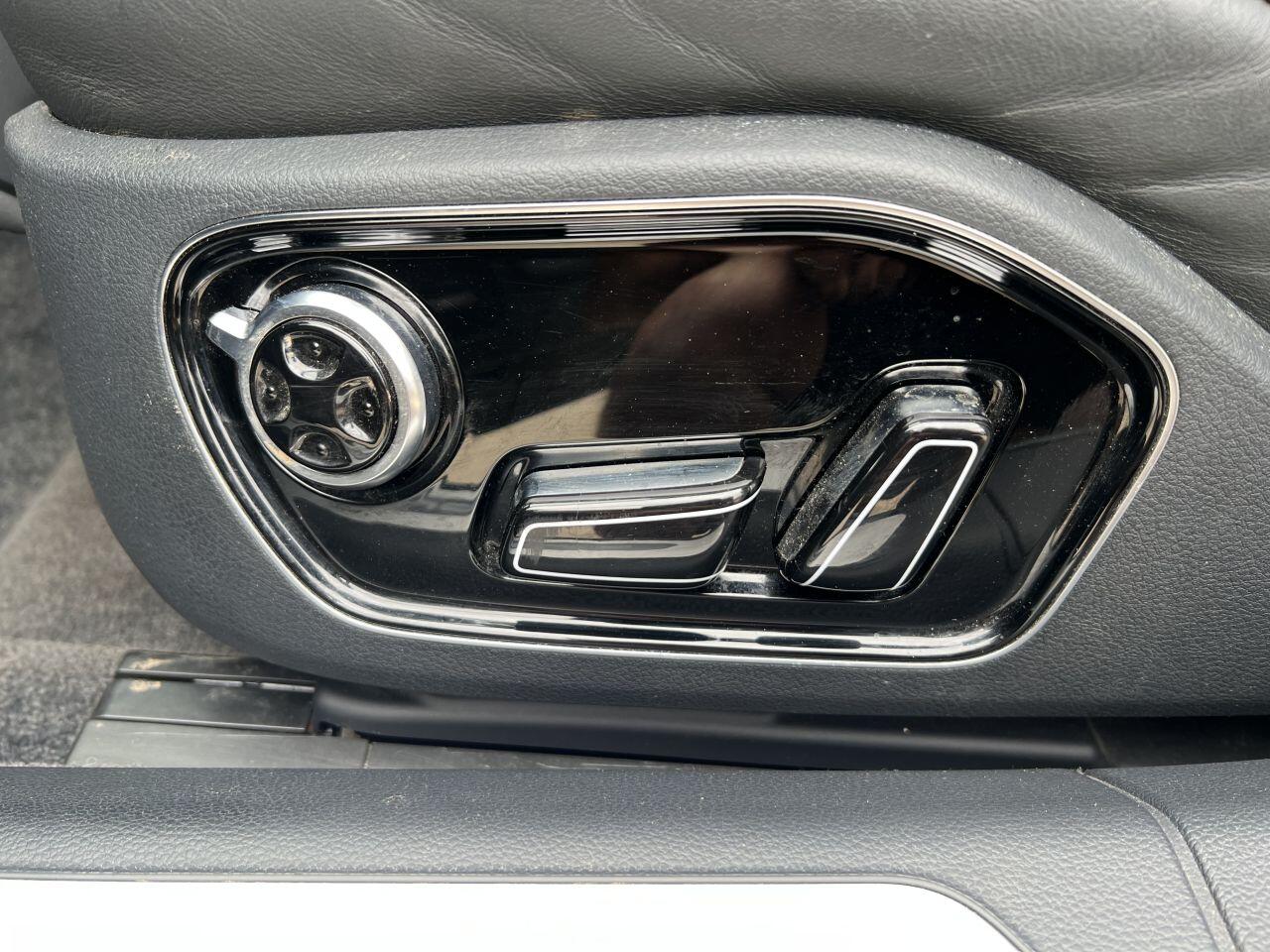 Audi A8 view 28
