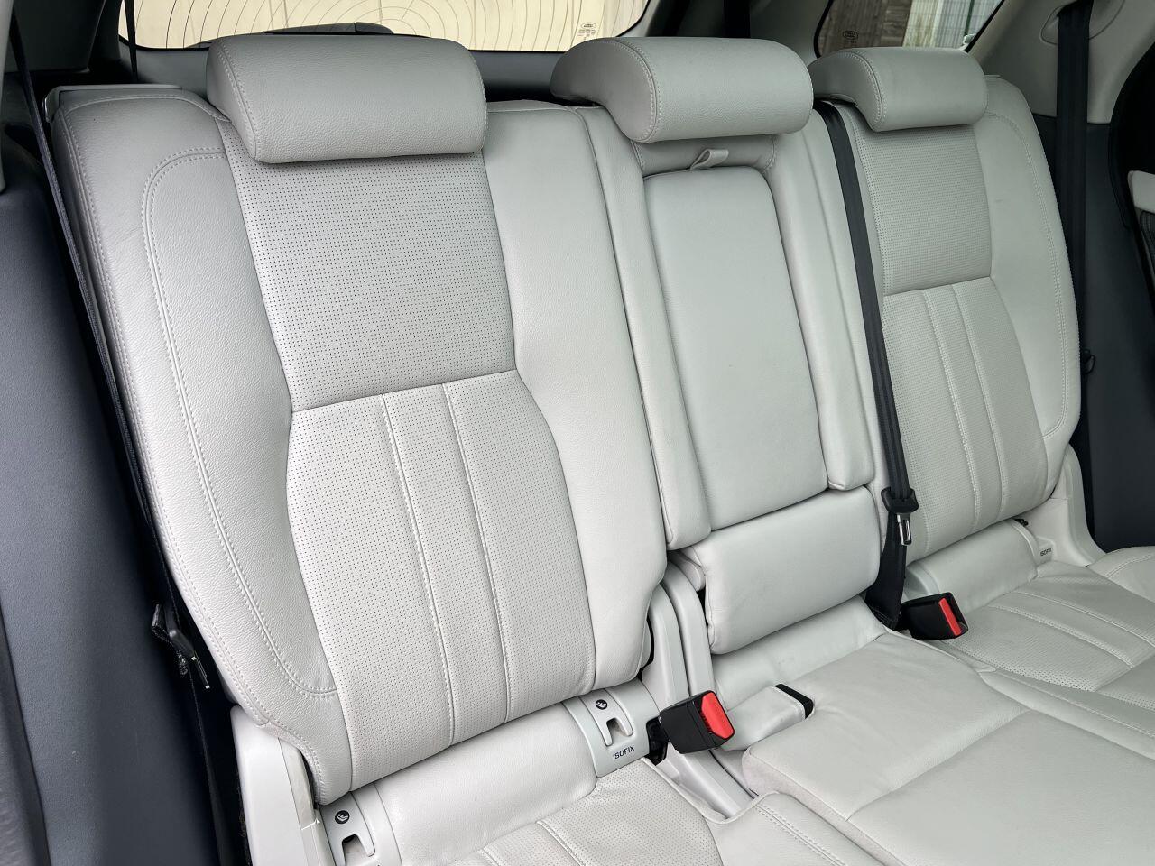 Land Rover Discovery Sport view 25