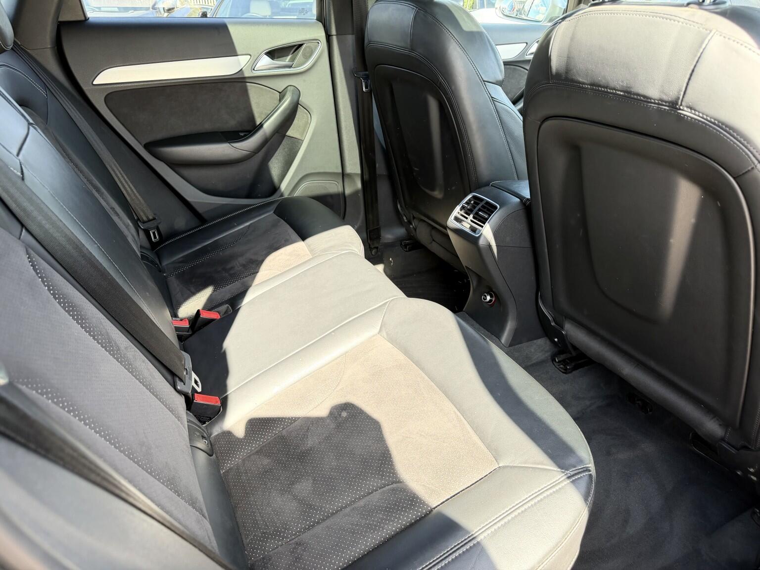 Audi Q3 view 24