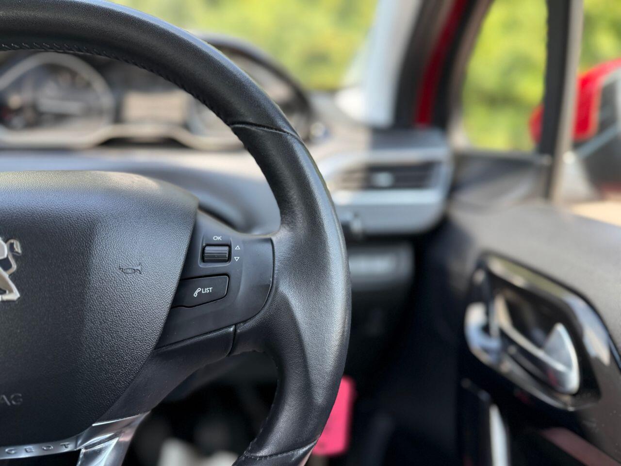 Peugeot 208 view 28