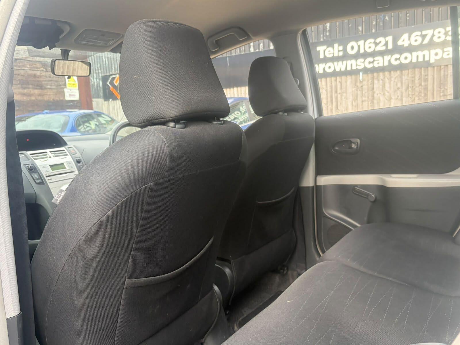 Toyota Yaris view 17