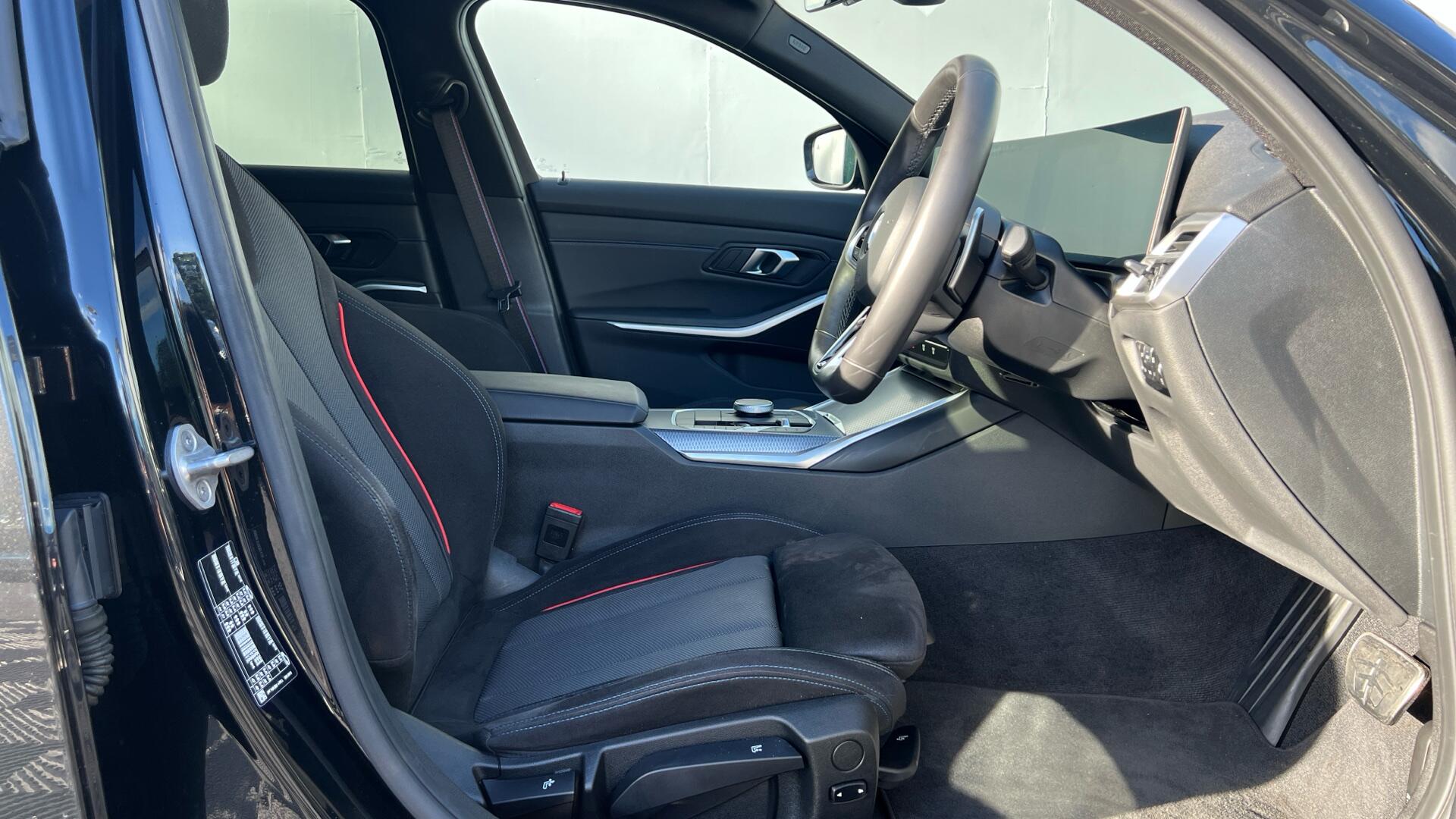 BMW 3 Series view 11