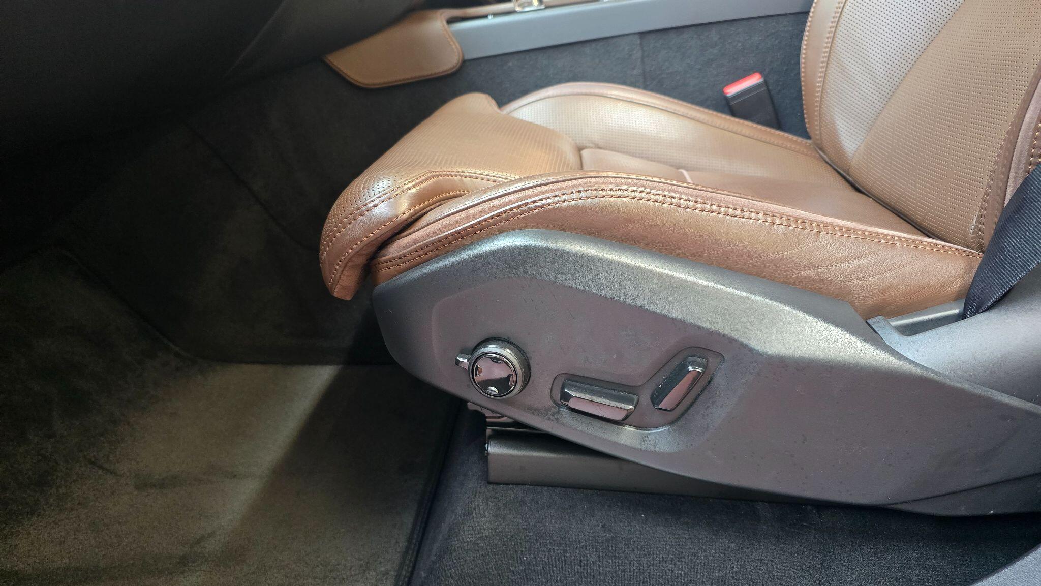 Volvo XC90 view 41
