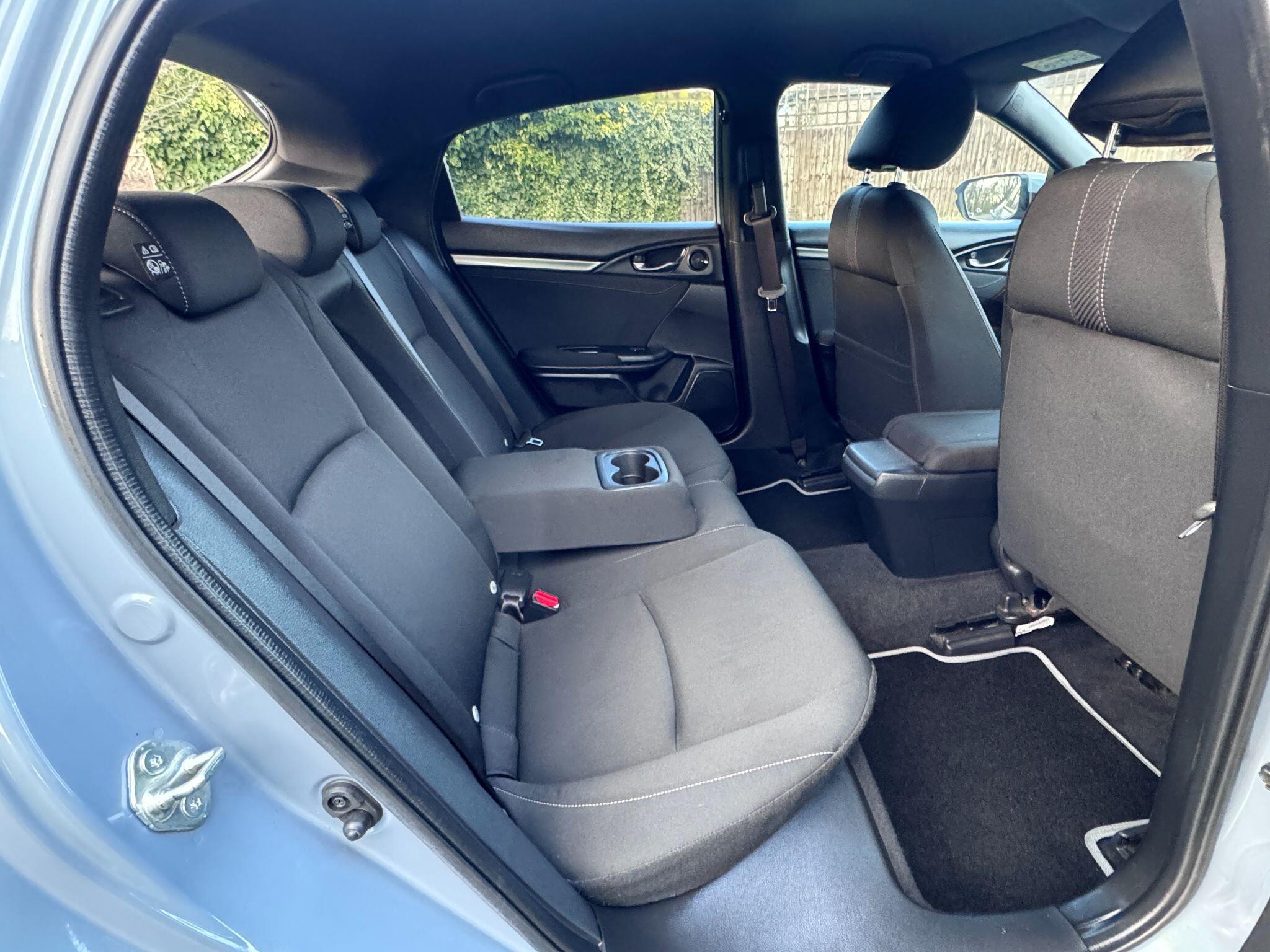 2017 Honda Civic image 39