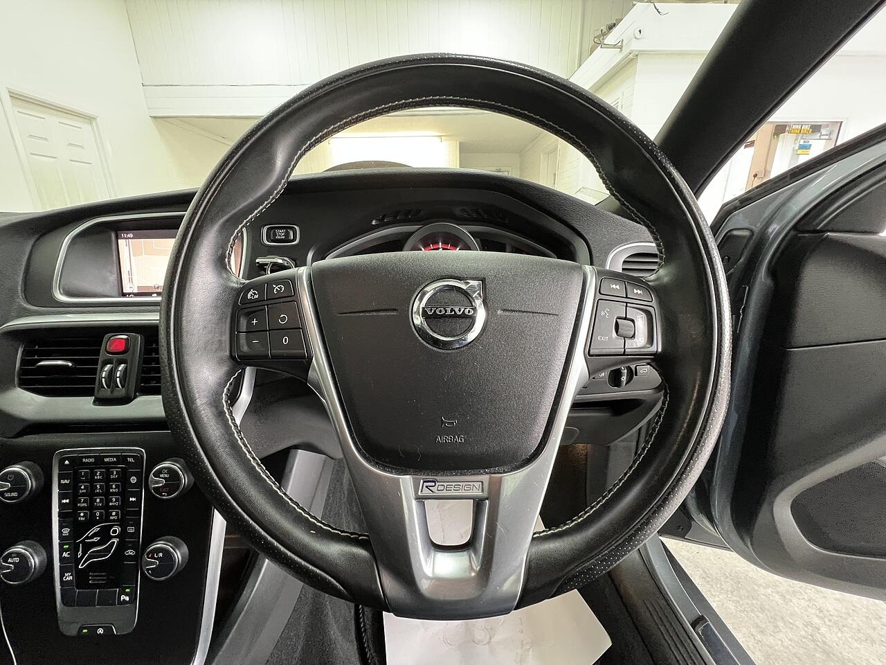 Volvo V40 view 9