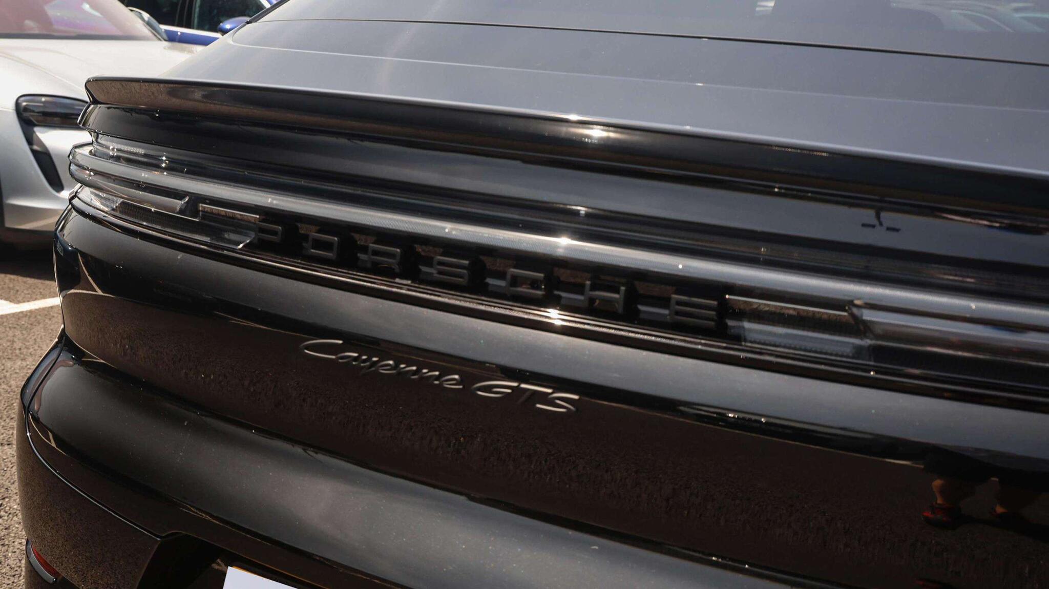 Porsche Cayenne view 14
