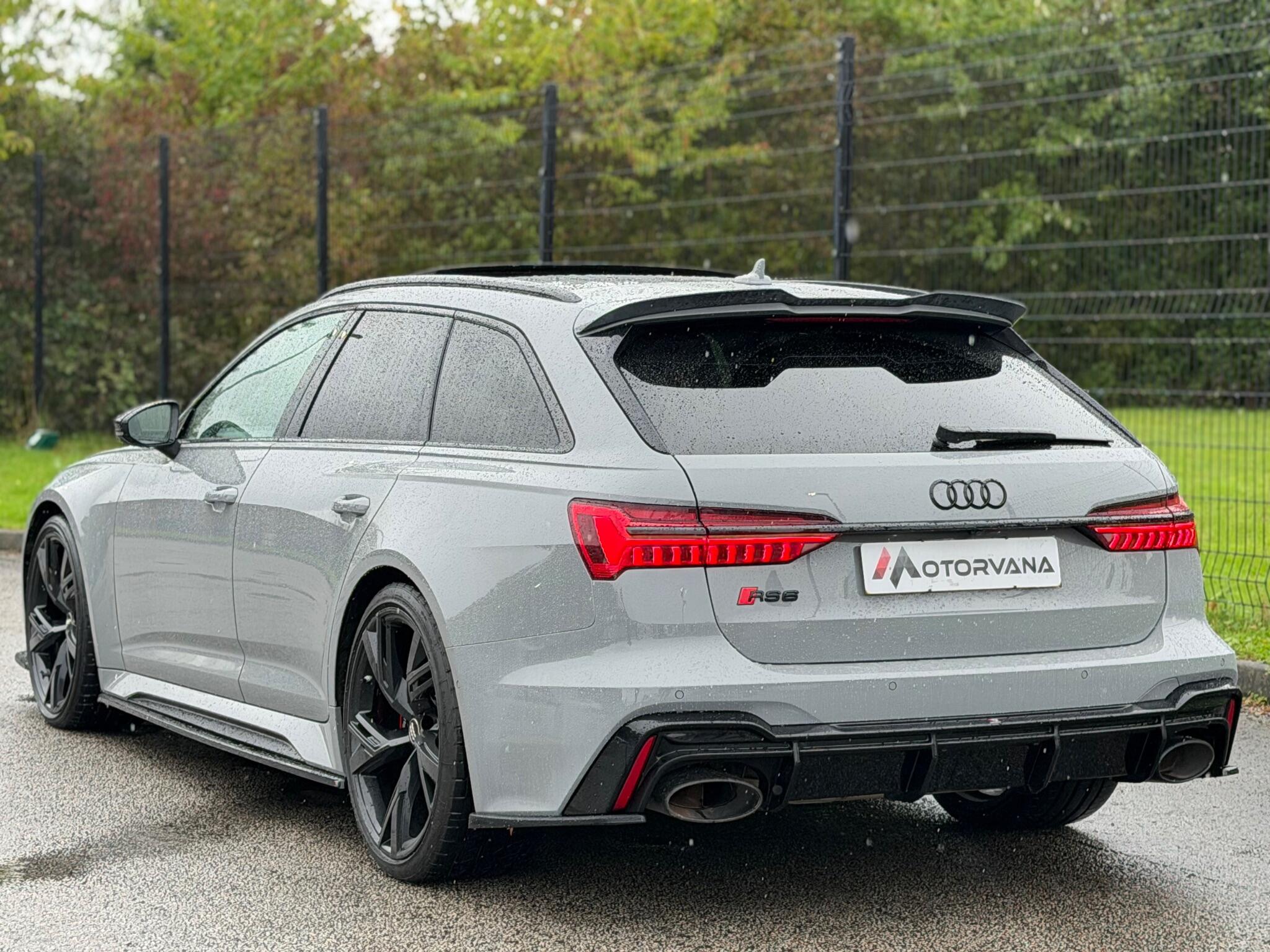Audi RS6 view 18