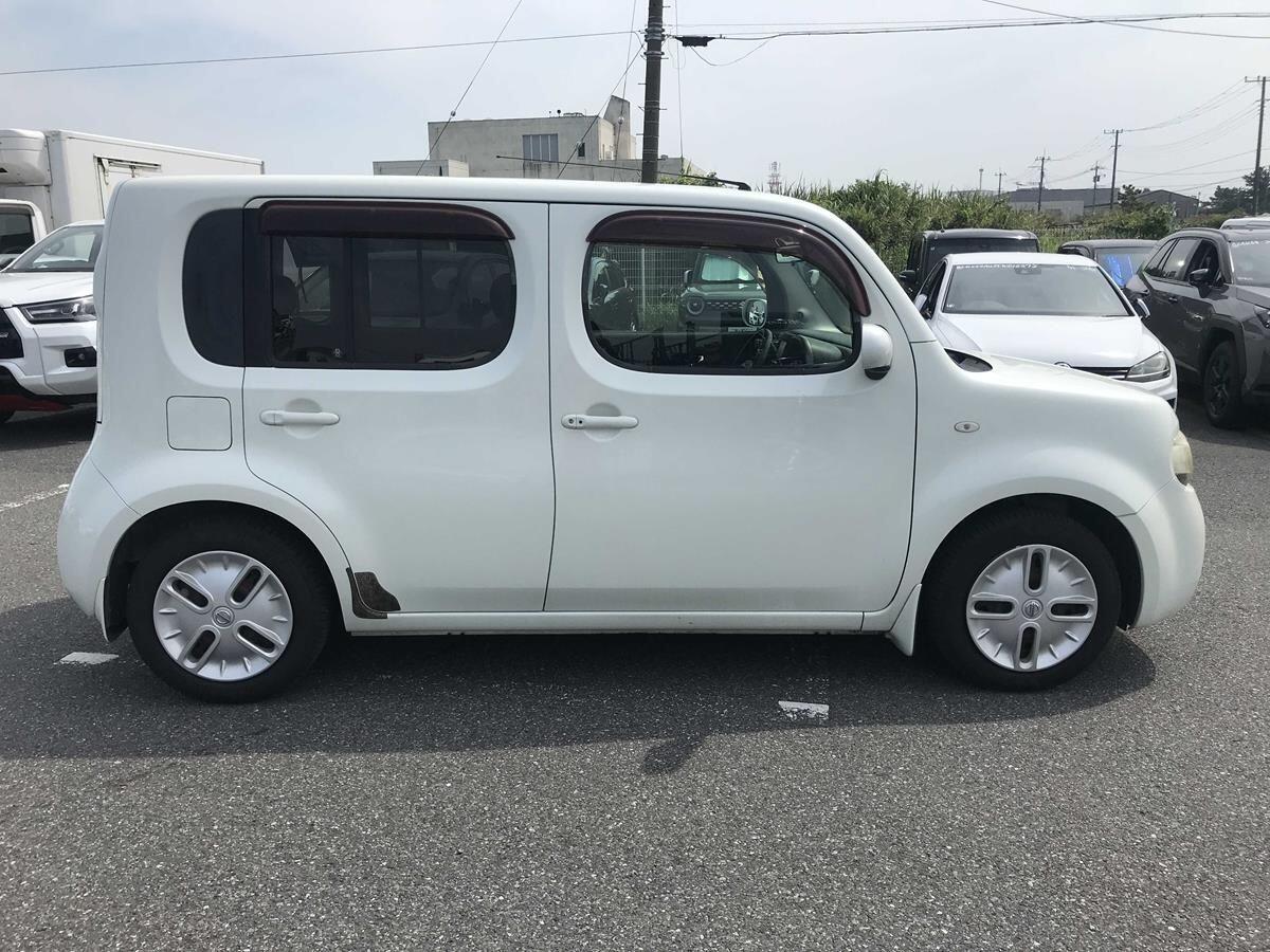Nissan Cube view 9