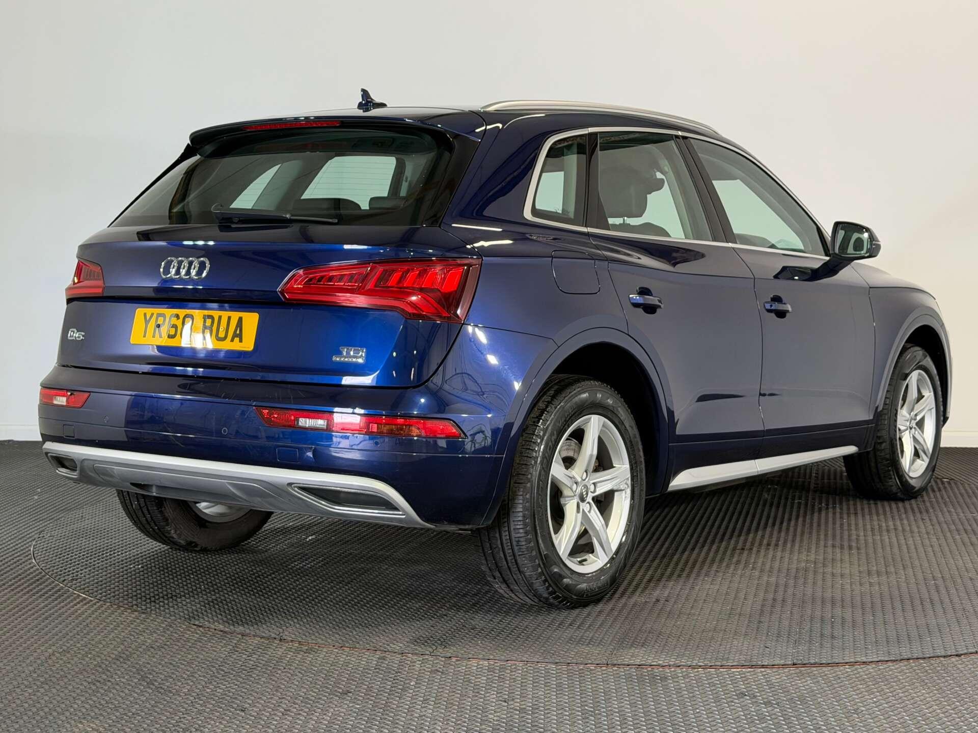 Audi Q5 view 2
