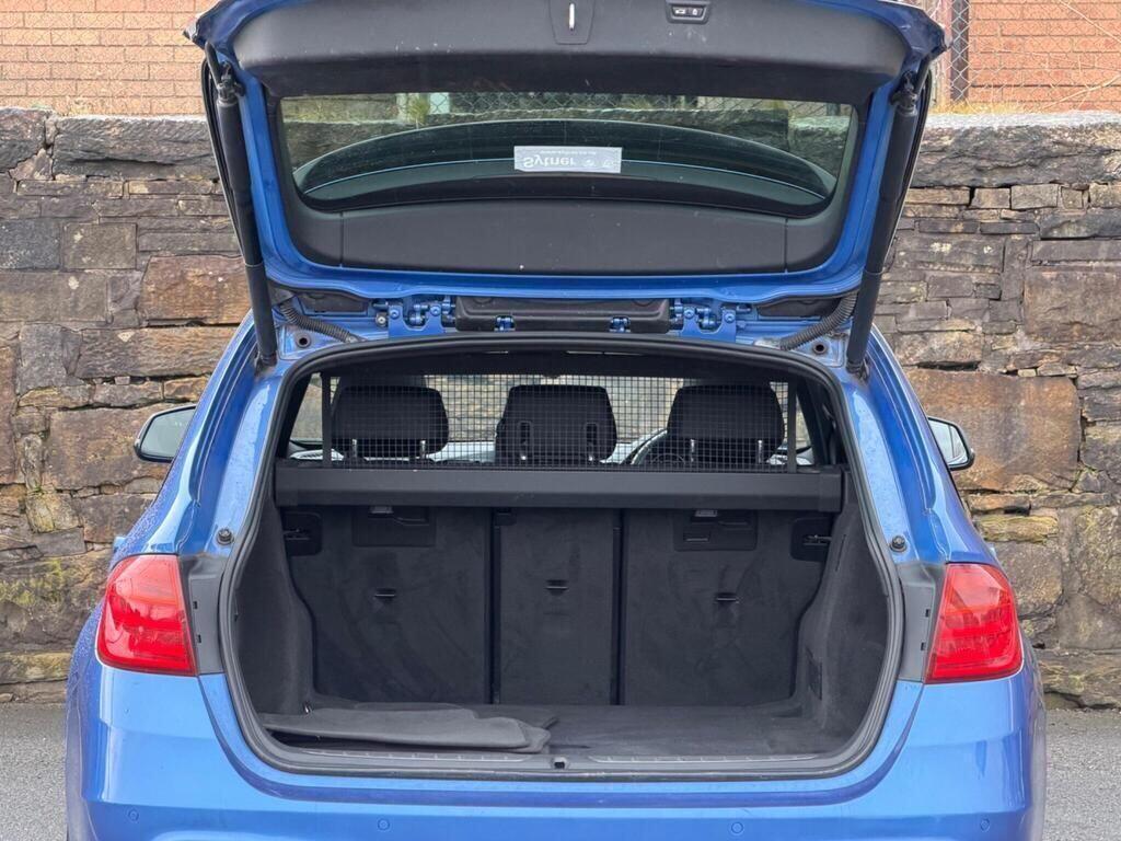 BMW 3 Series view 24