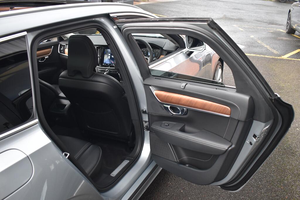 Volvo V90 view 30