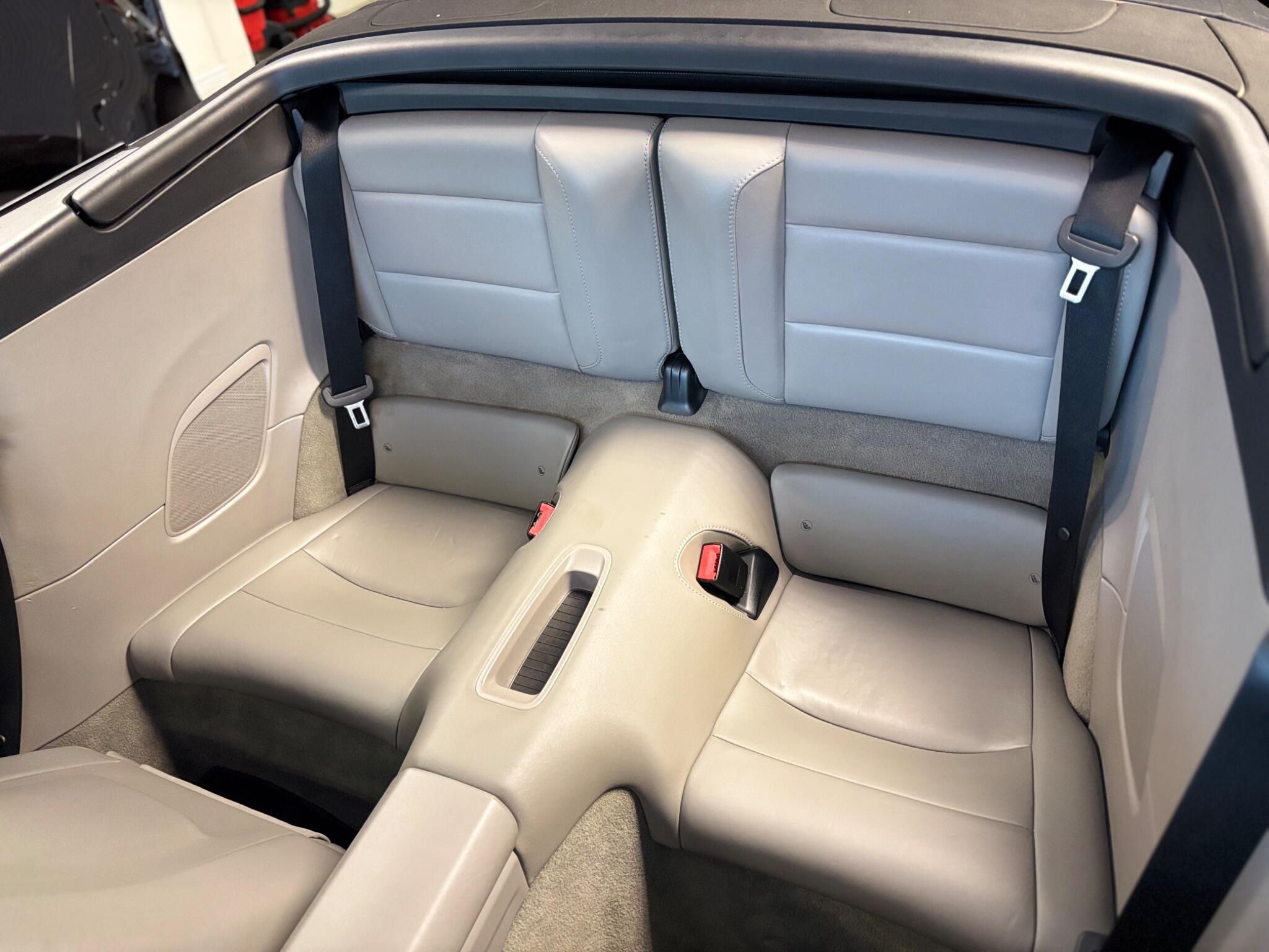 Porsche 911 view 26