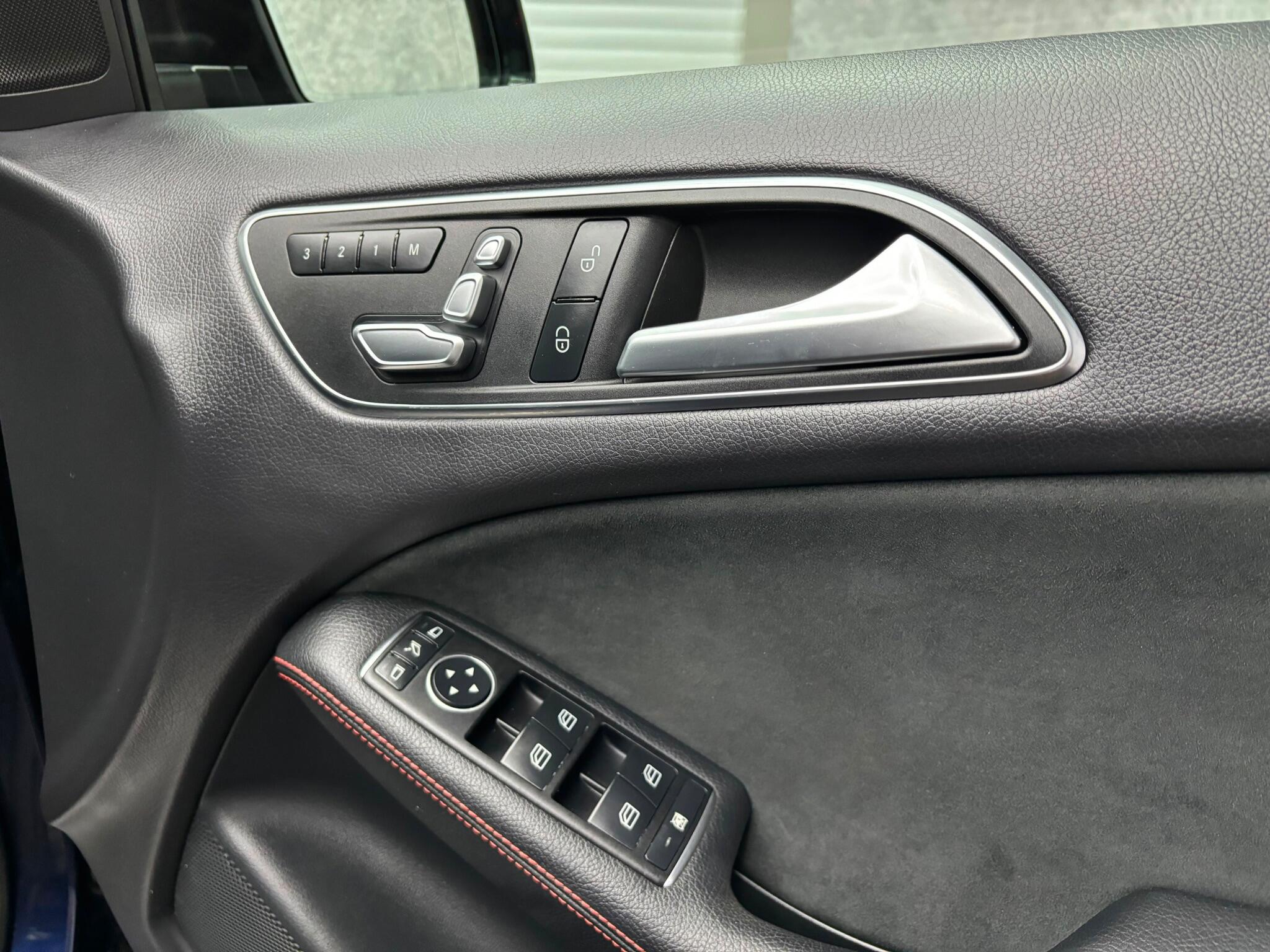 Mercedes-Benz B Class view 8
