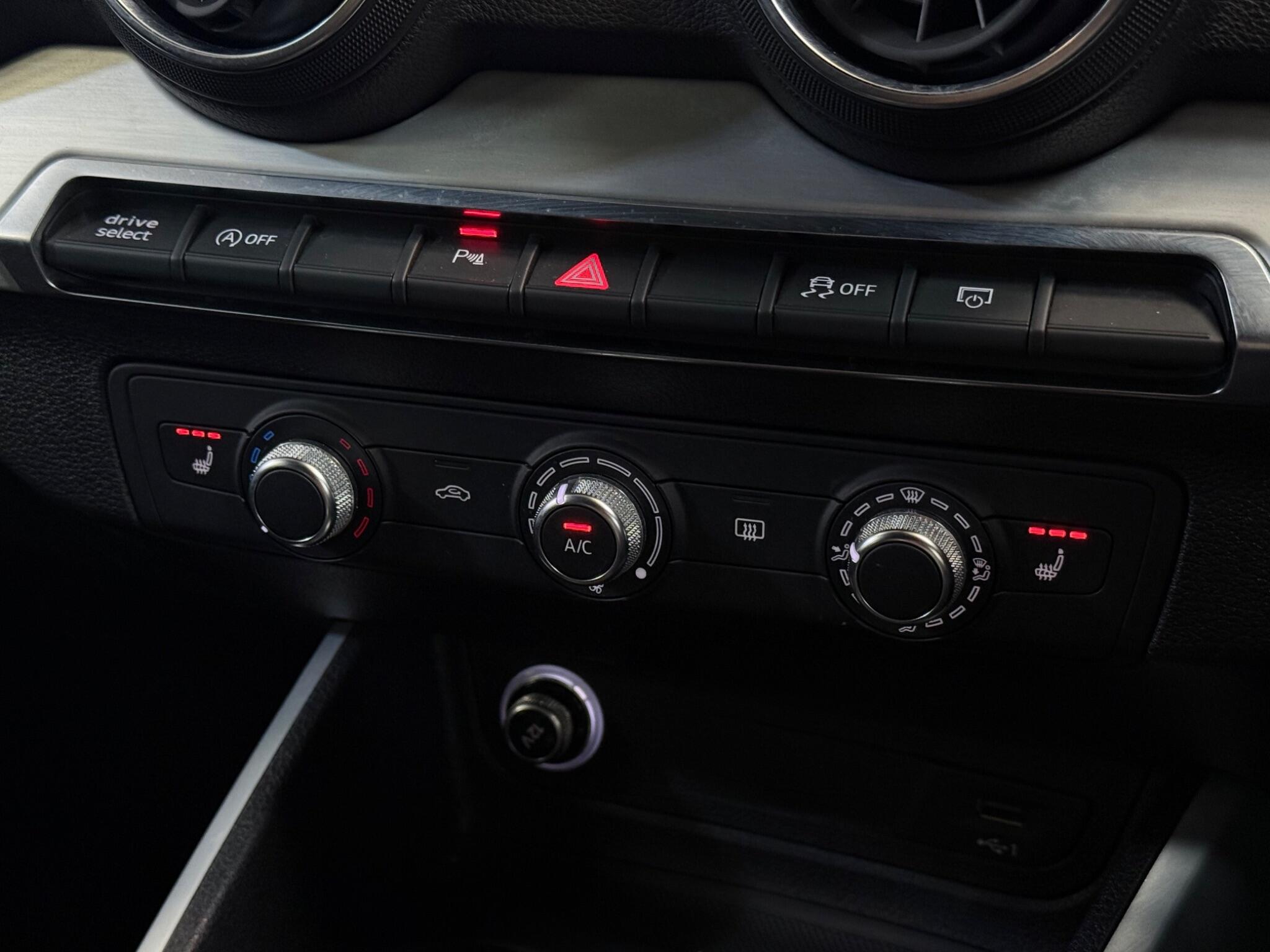 Audi Q2 view 24