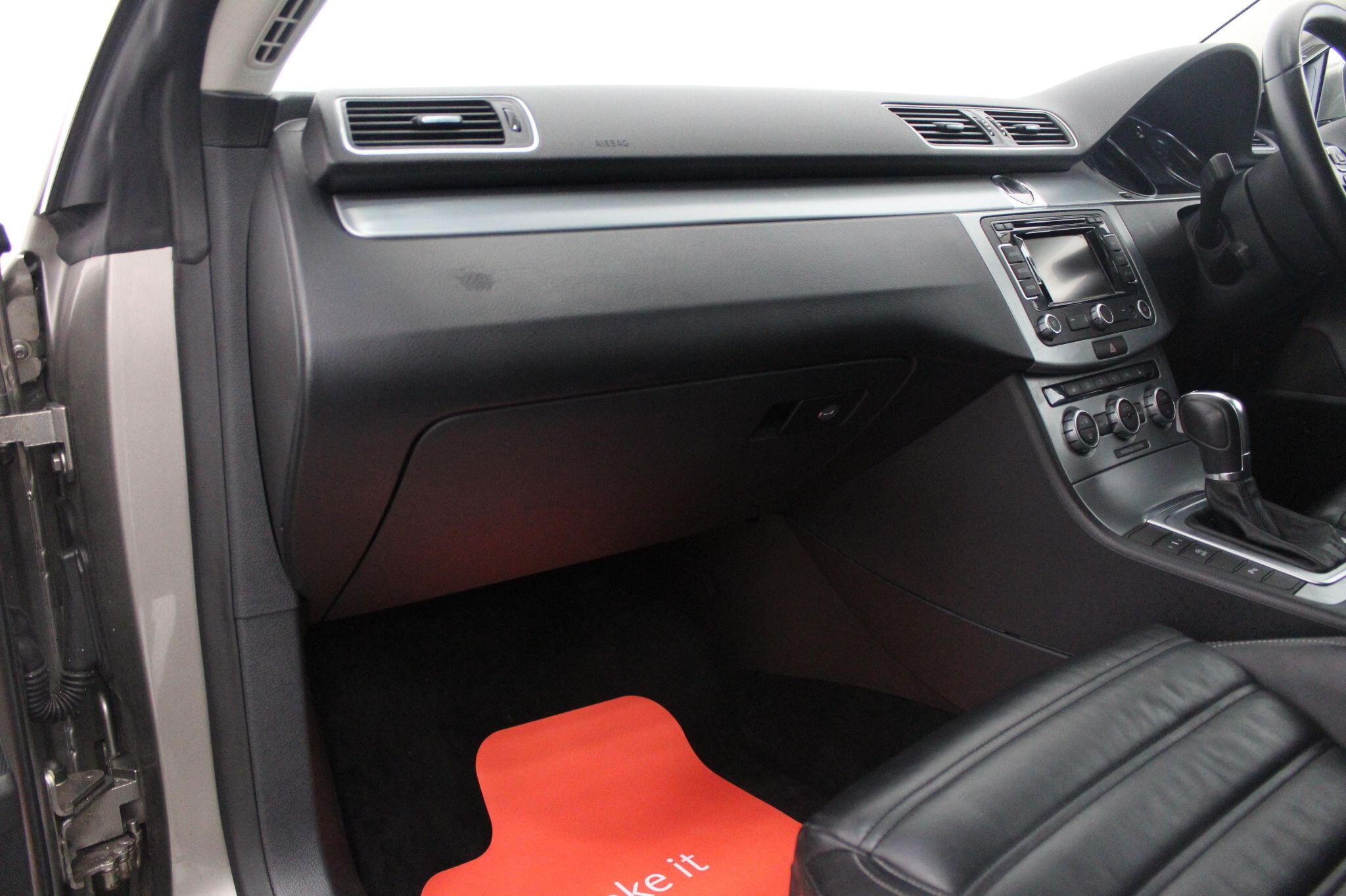 Volkswagen CC view 32