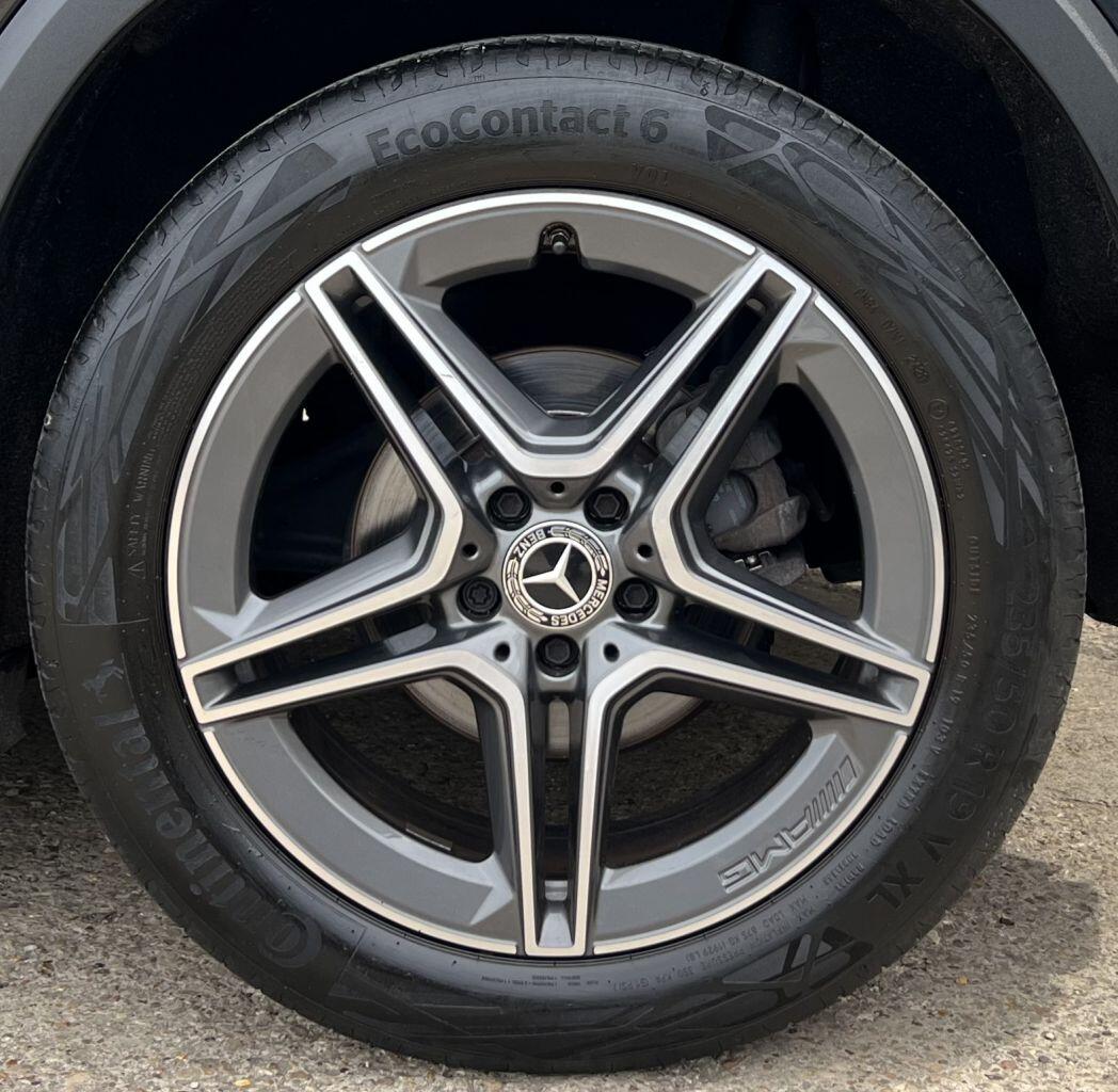 Mercedes-Benz Gla view 14