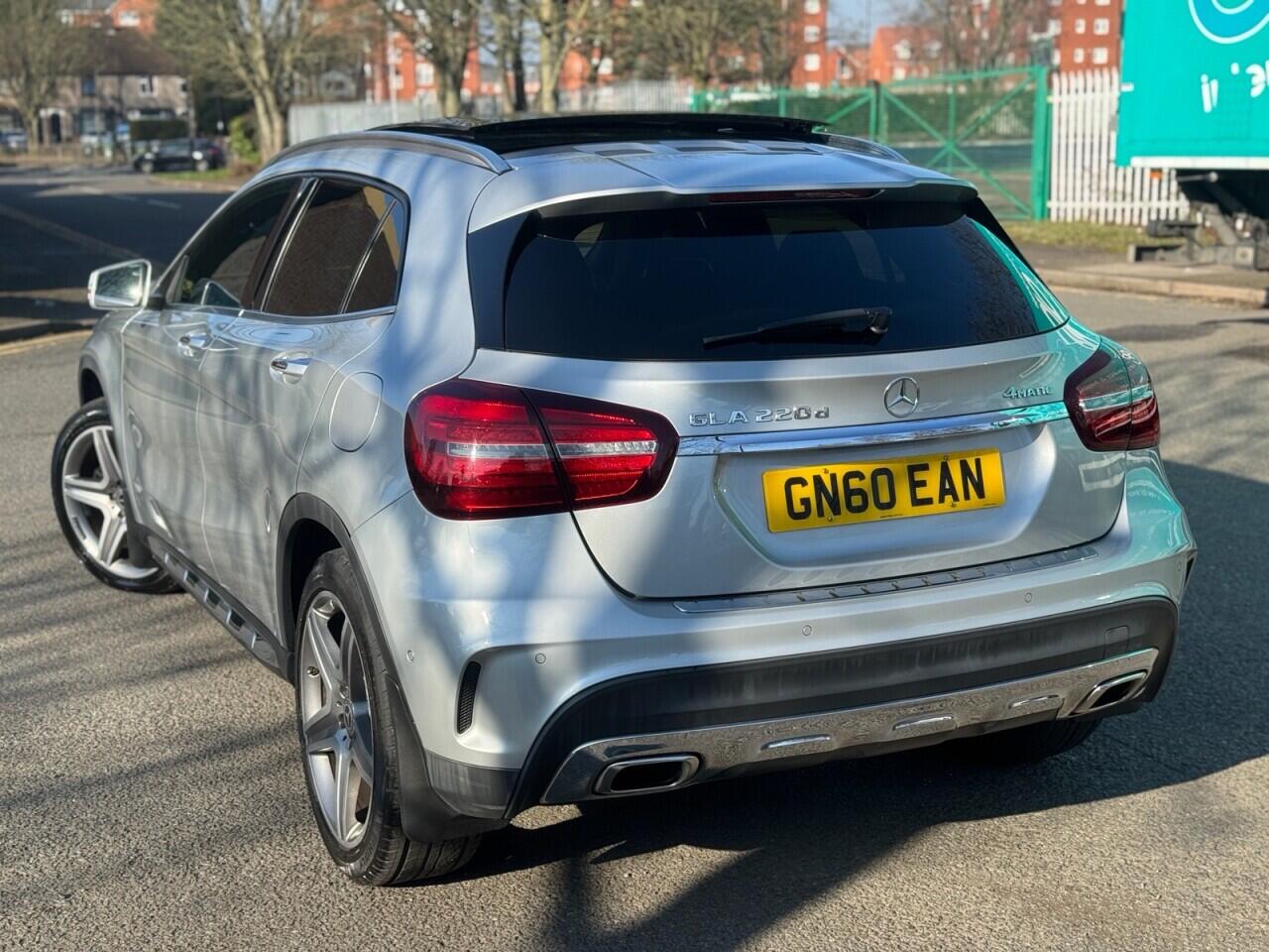 Mercedes-Benz Gla view 5
