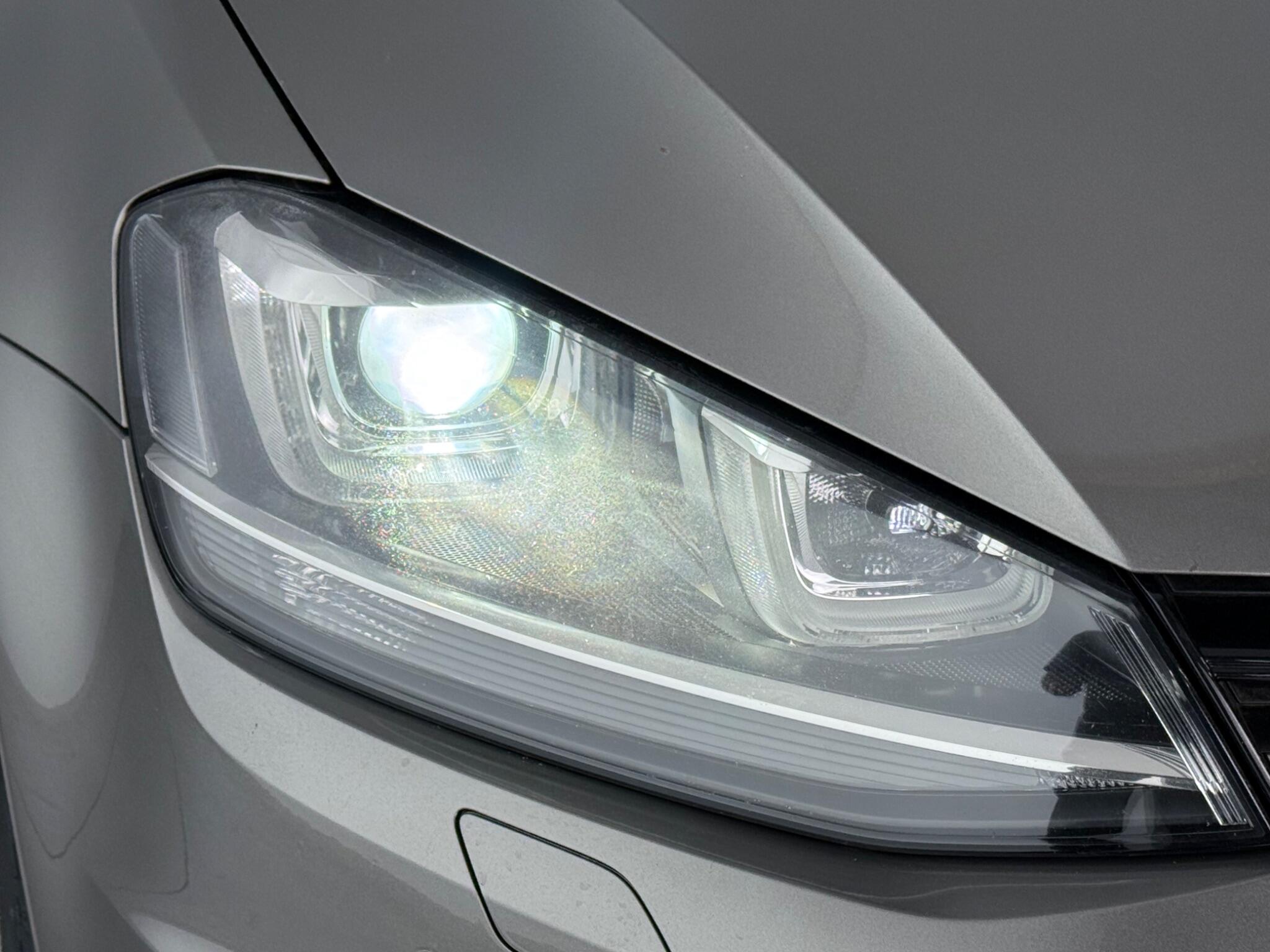 Volkswagen Golf view 9