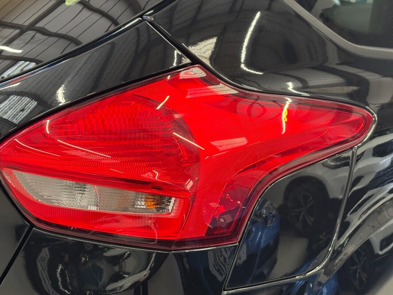 Ford Focus view 50
