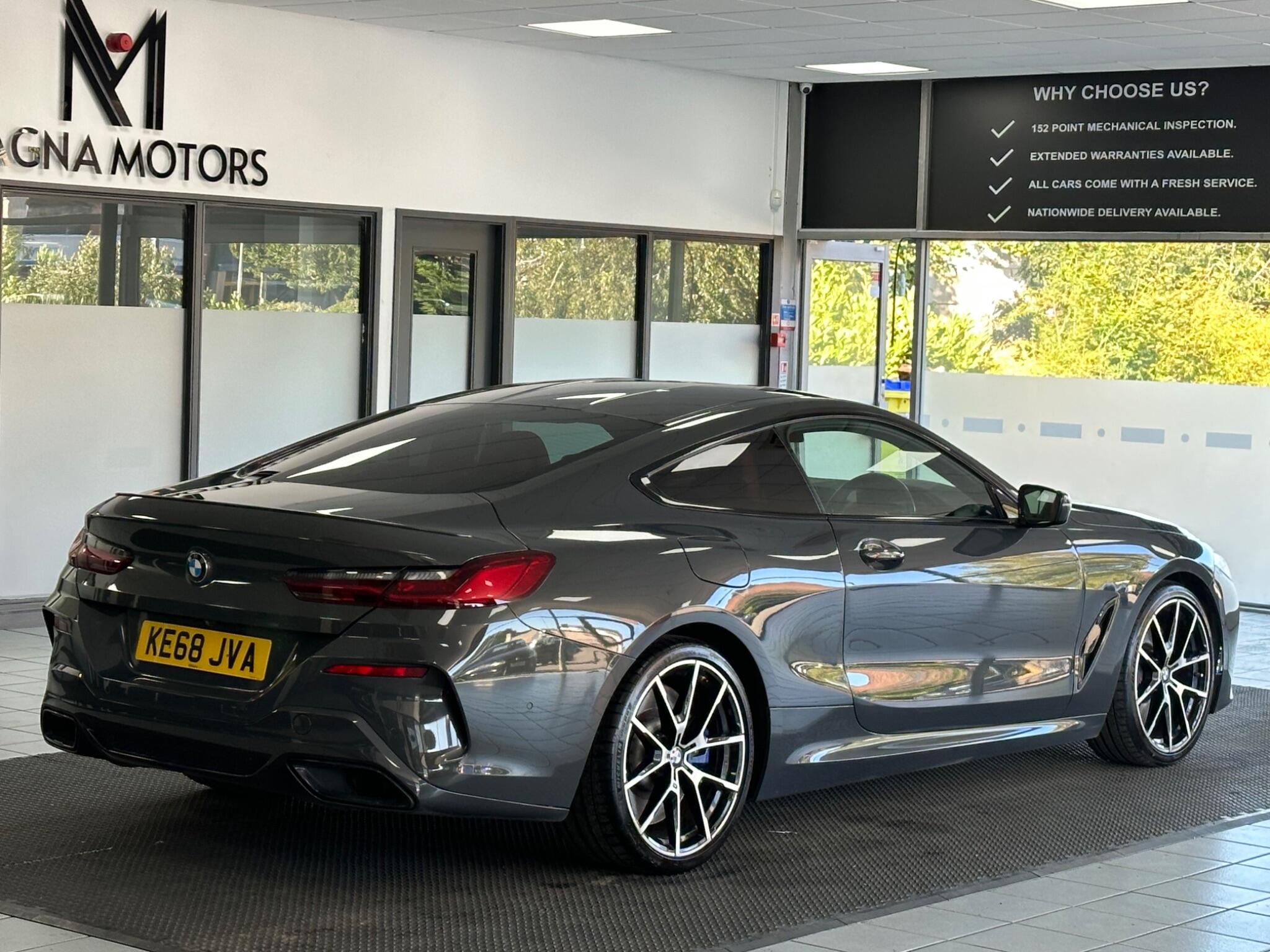 BMW 8 Series view 14