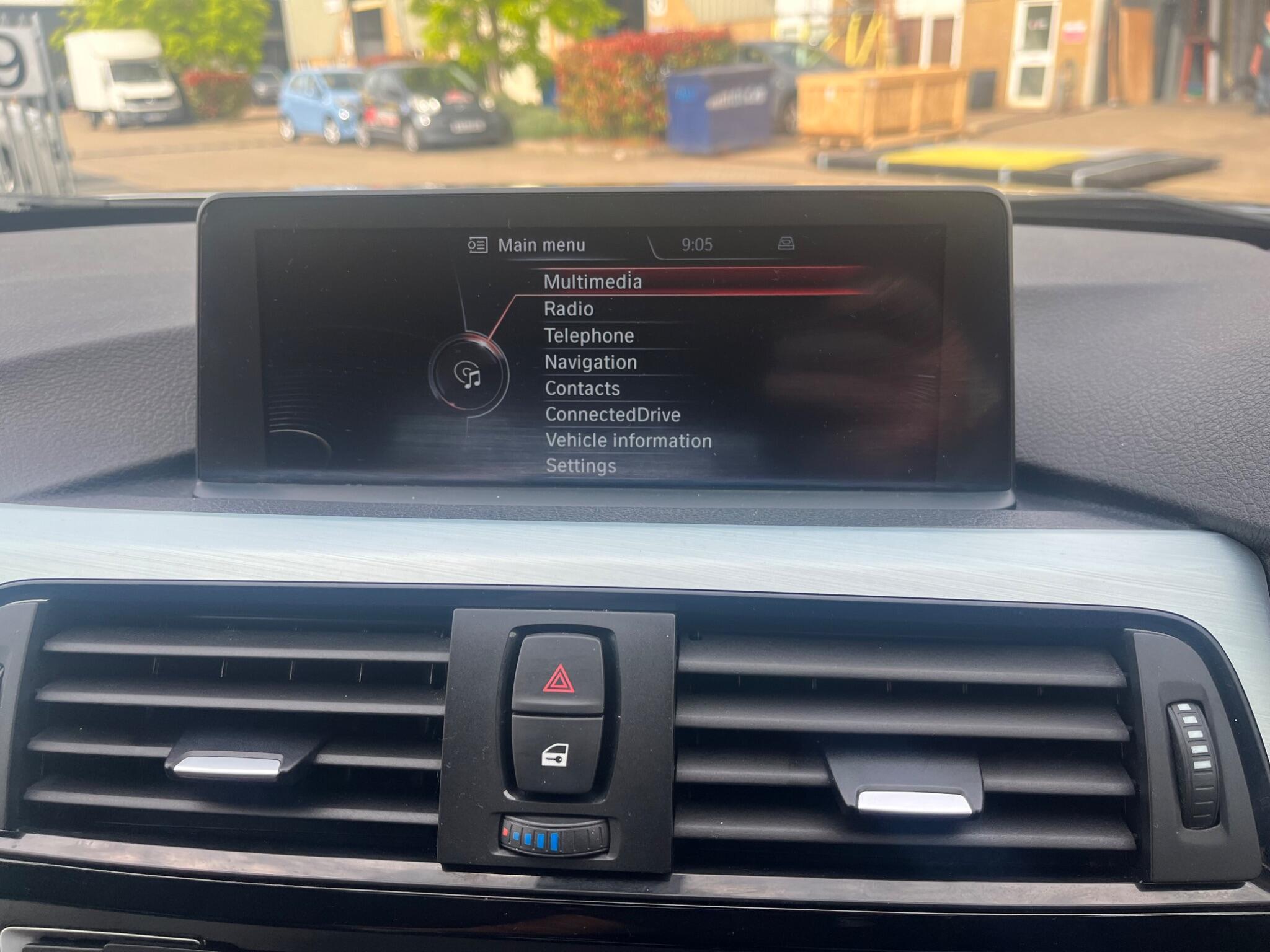 BMW 3 Series view 31