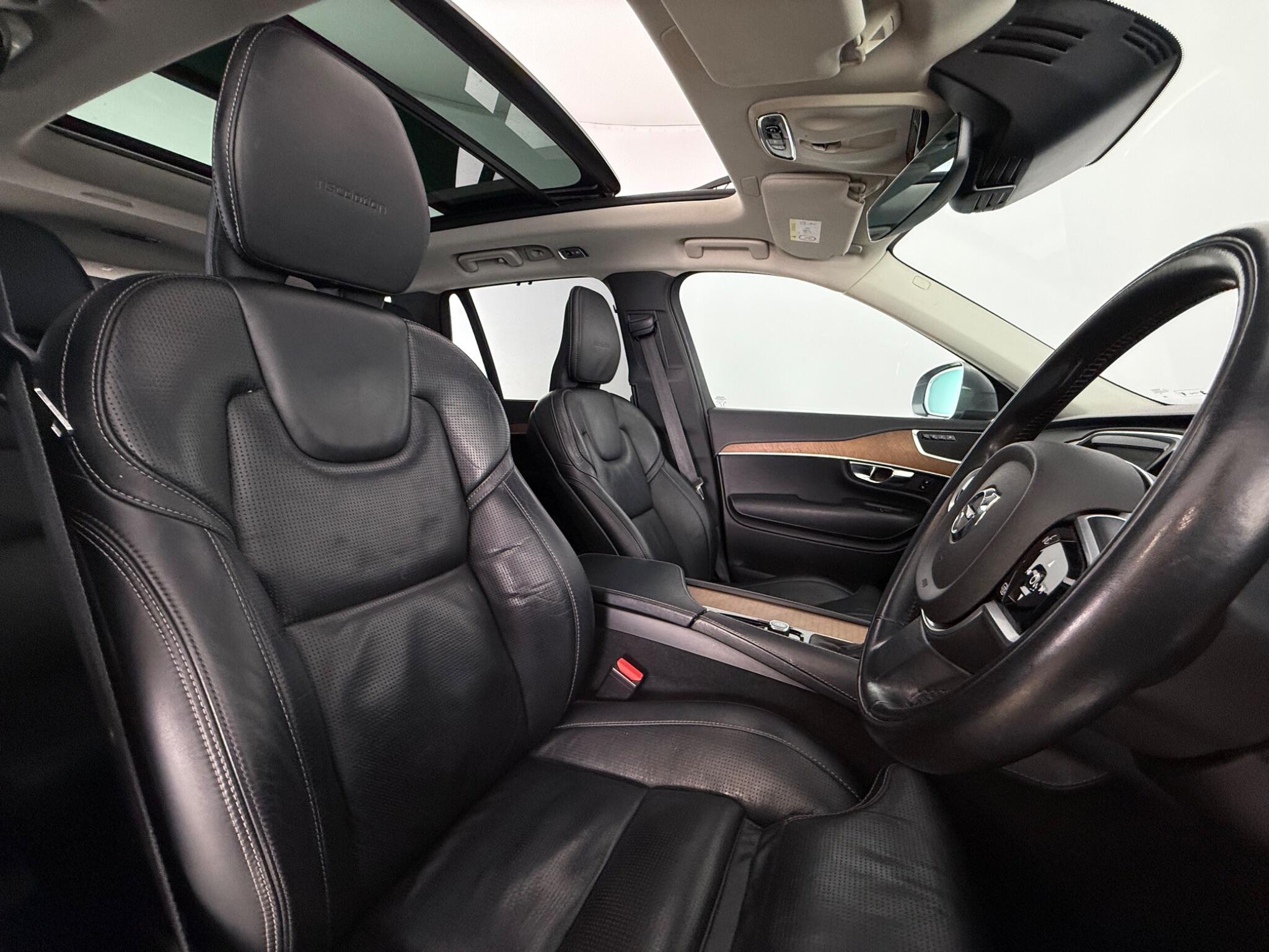 Volvo XC90 view 30