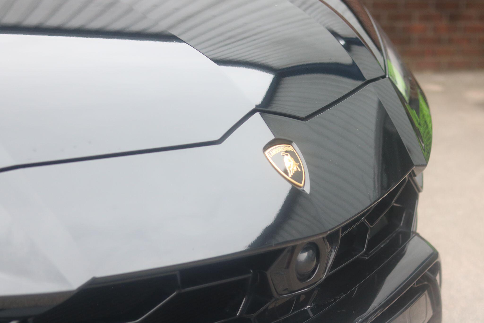 Lamborghini Urus view 21