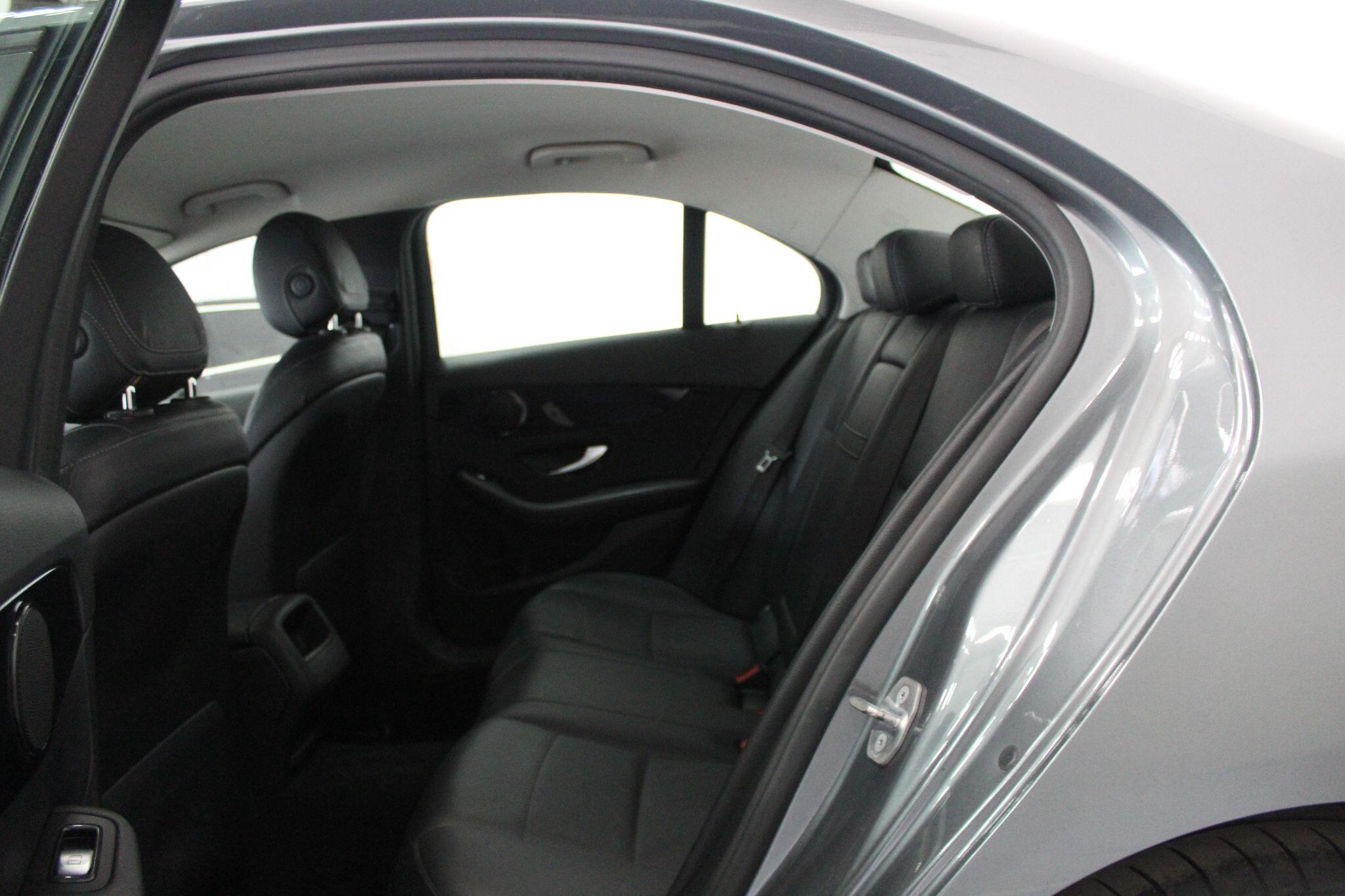 Mercedes-Benz C-Class view 52