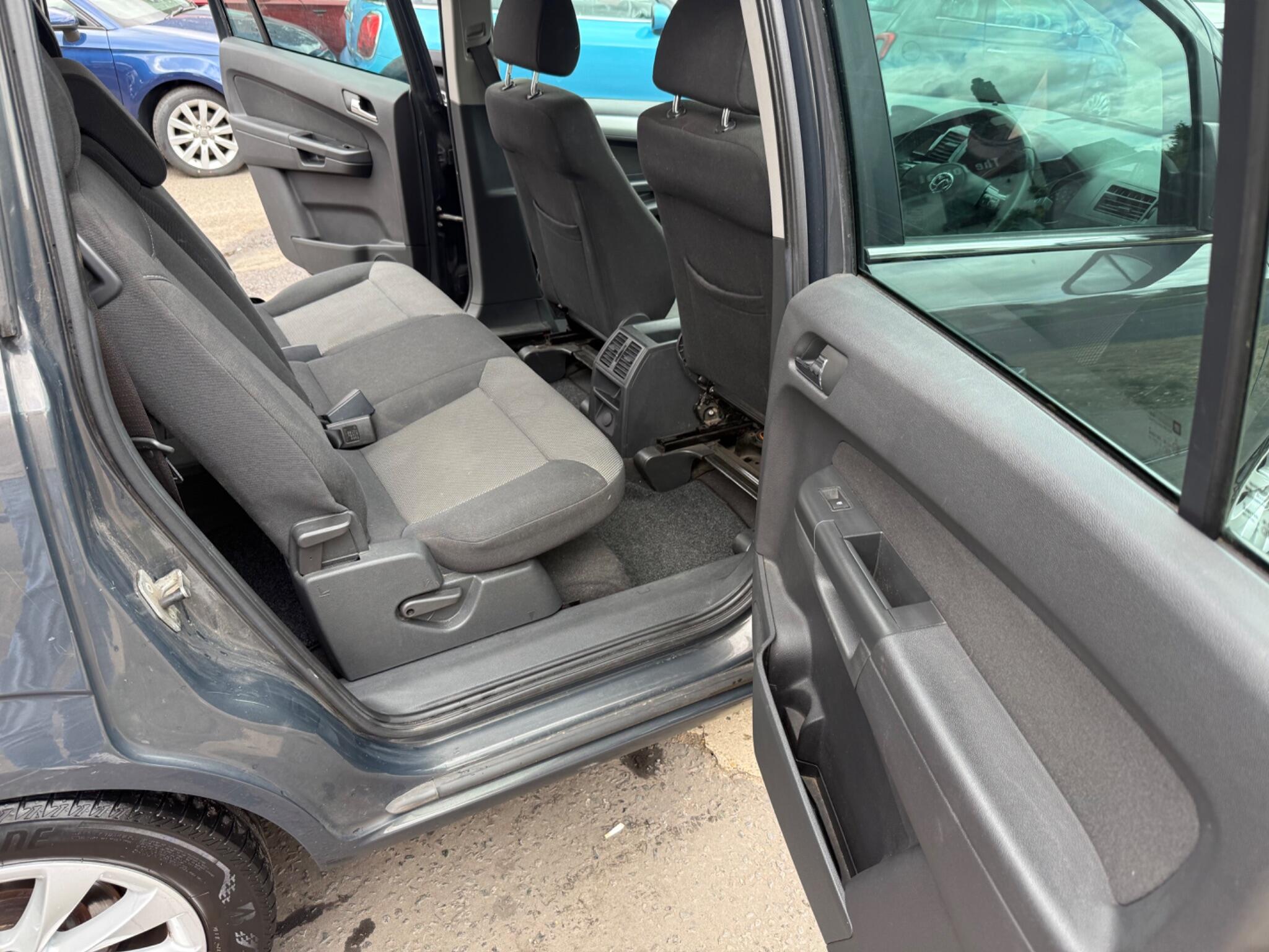 Vauxhall Zafira view 20