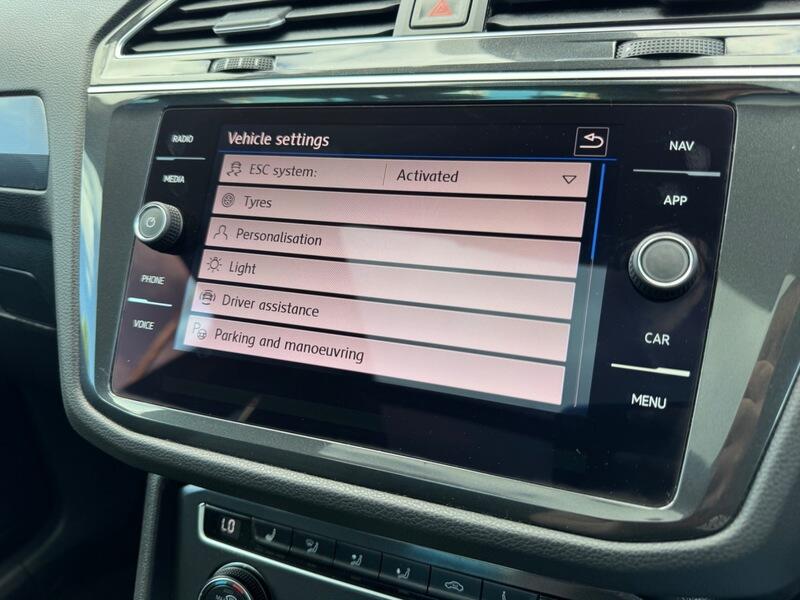 Volkswagen Tiguan view 23