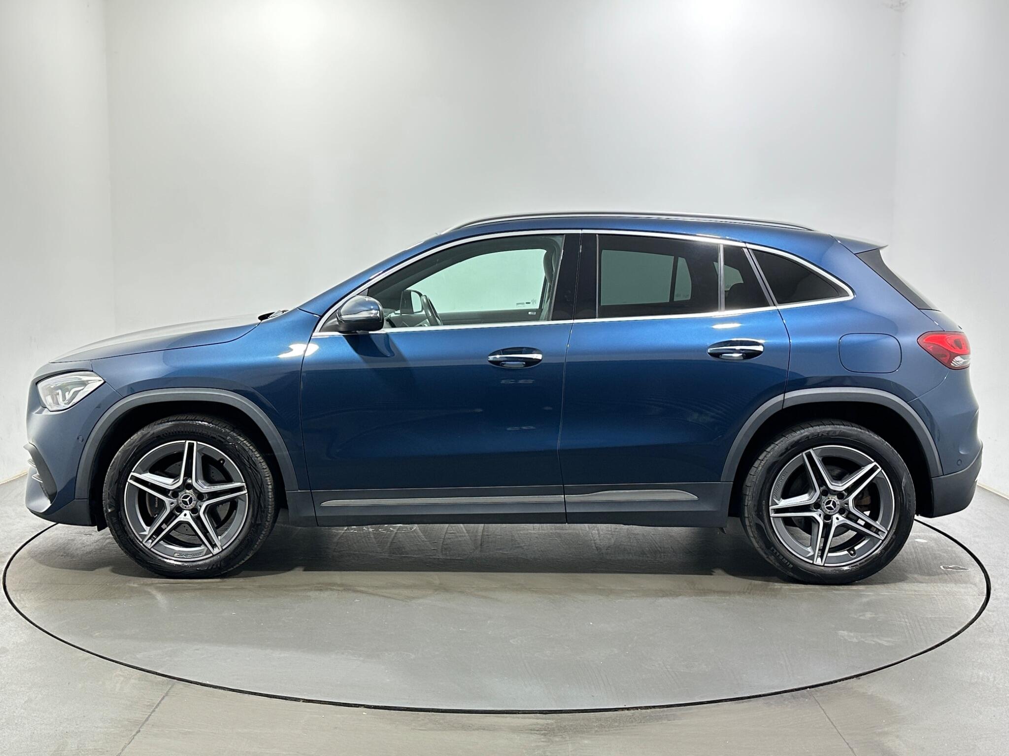 Mercedes-Benz Gla view 5