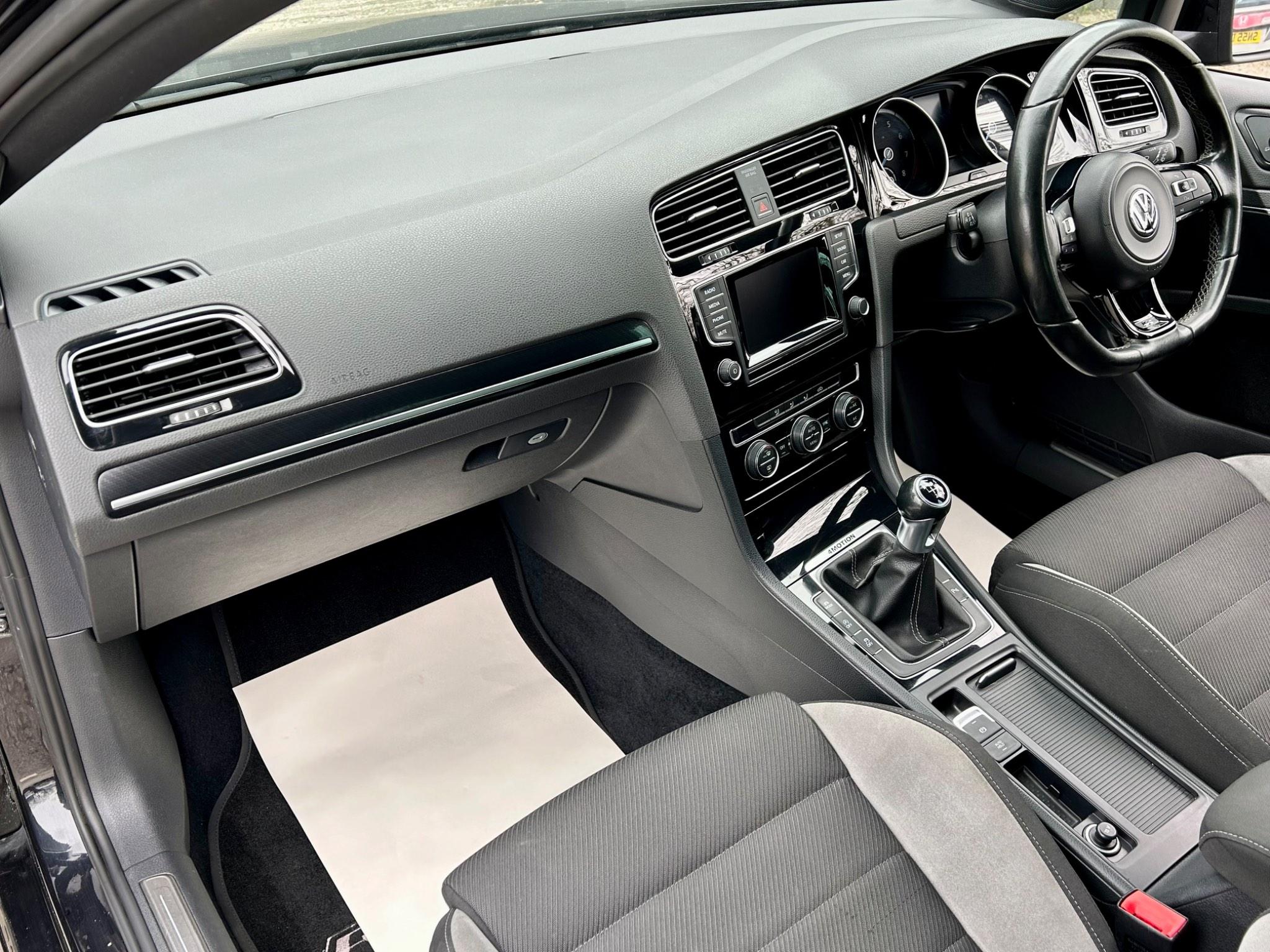 Volkswagen Golf view 12