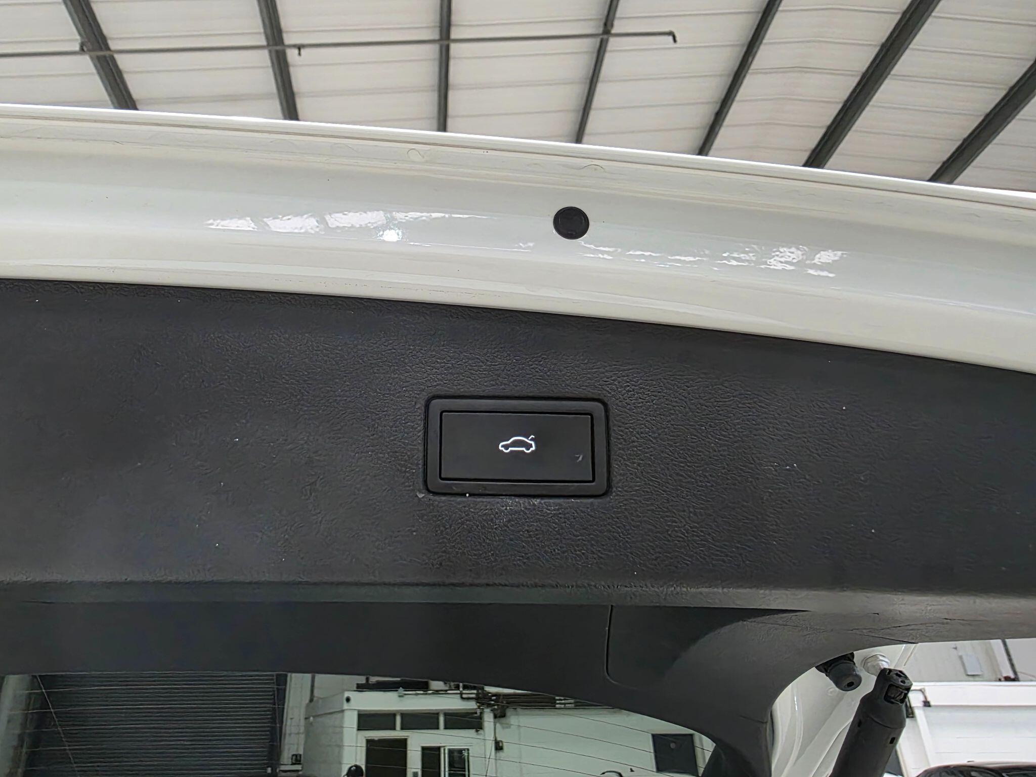Volkswagen Tiguan Allspace view 32