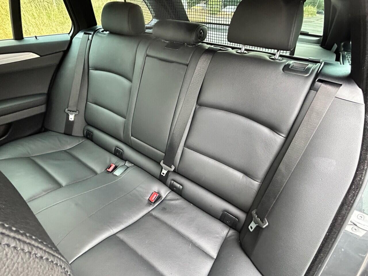 BMW 5 Series view 27