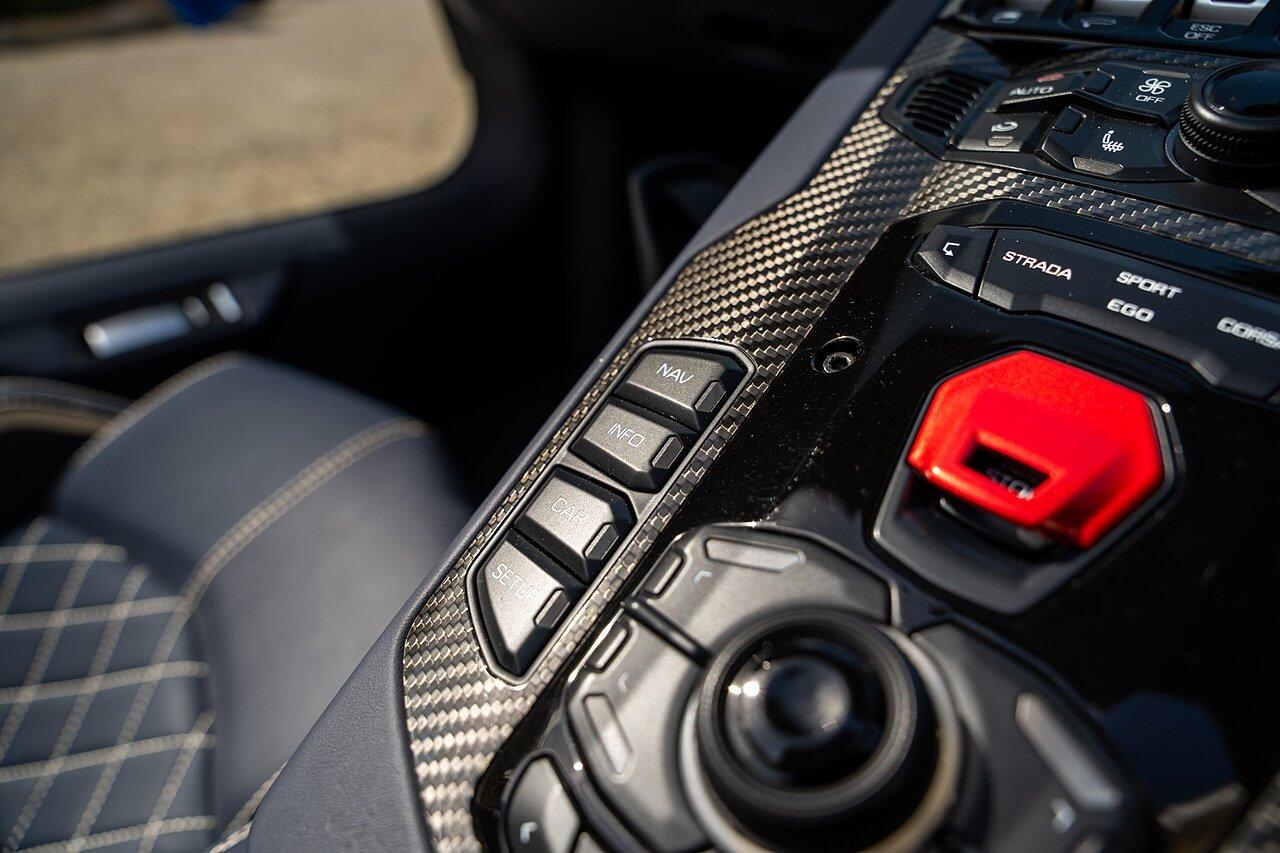 Lamborghini Aventador view 66
