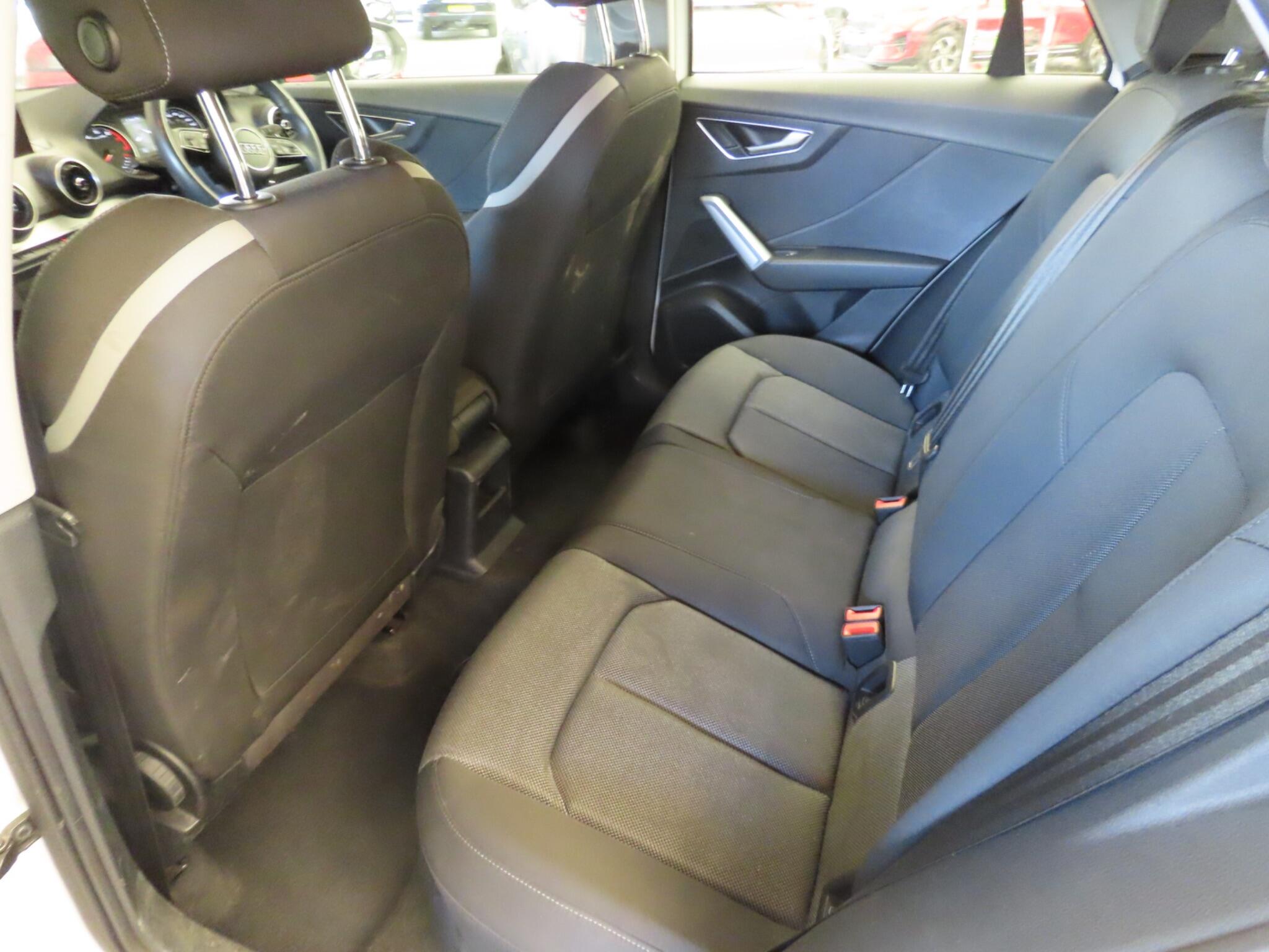 Audi Q2 view 8