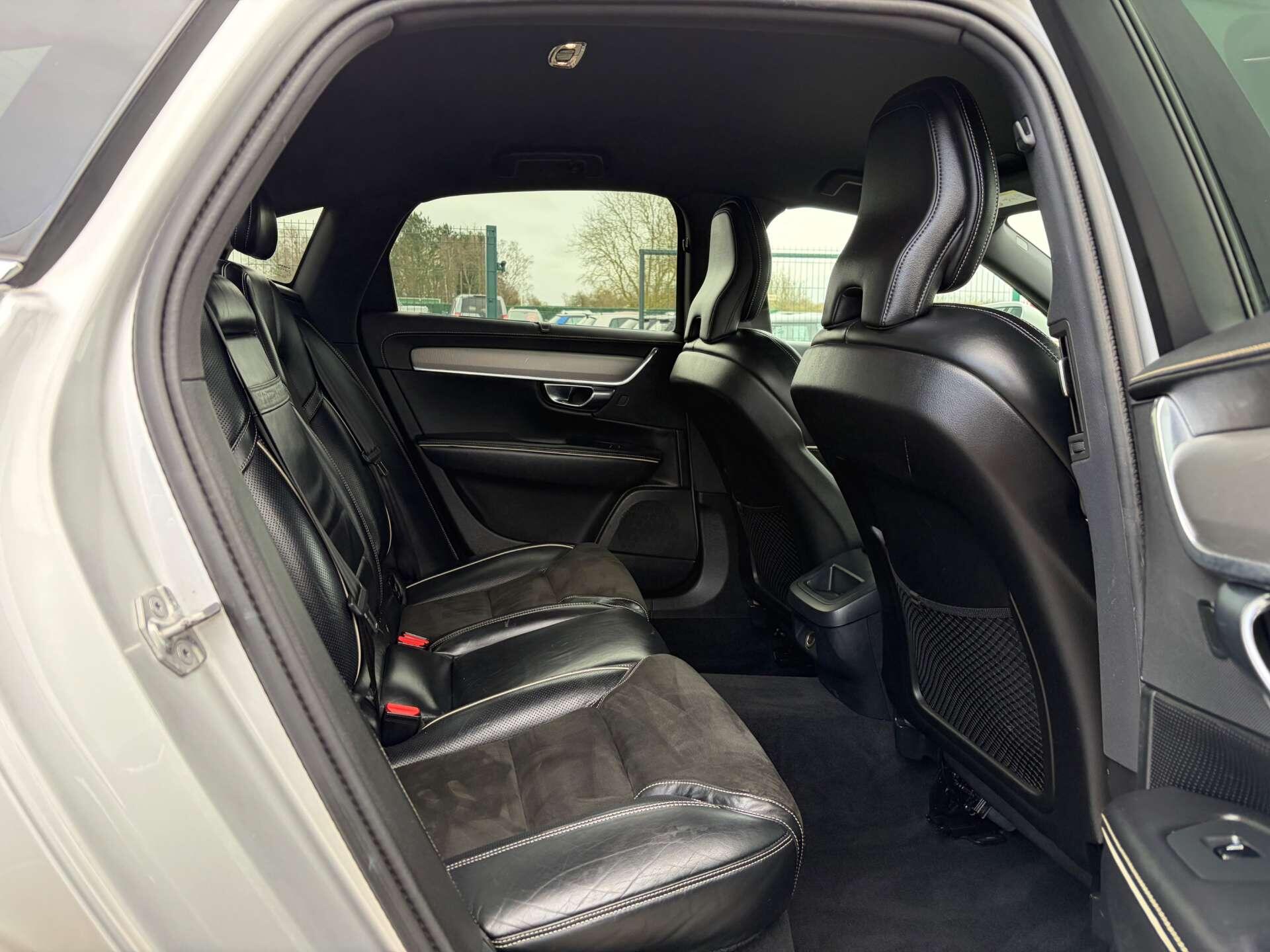 Volvo S90 view 30