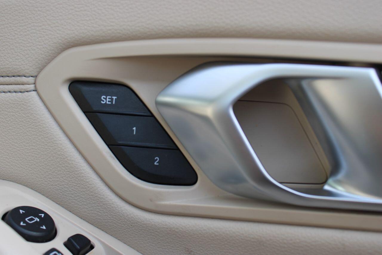 BMW 3 Series view 36