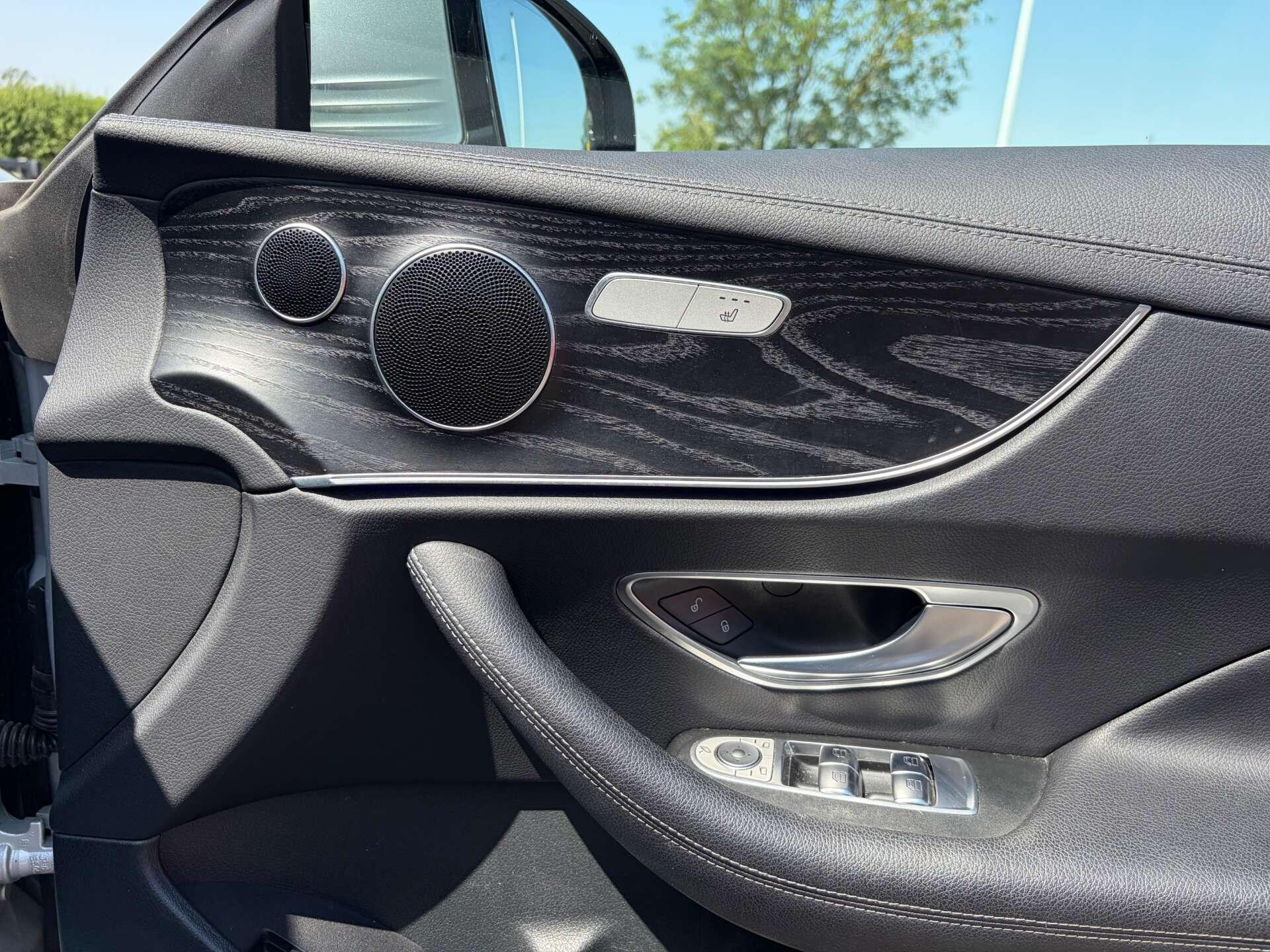 Mercedes-Benz E Class view 29