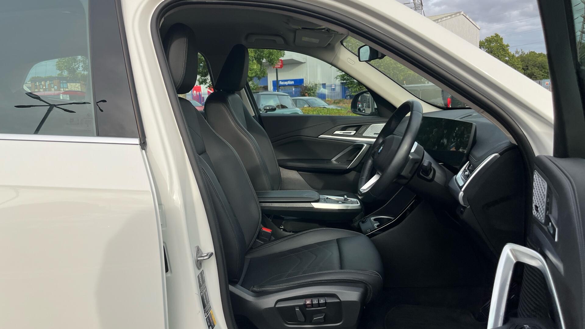 BMW iX1 view 11