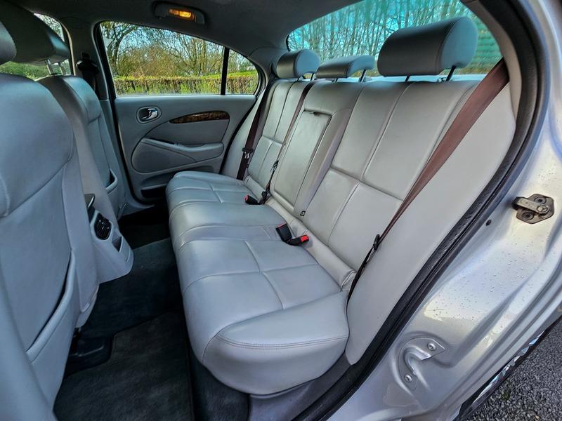 2004 Jaguar S-Type 3.0 V6 SE Plus 4dr • 71,000 miles image 25