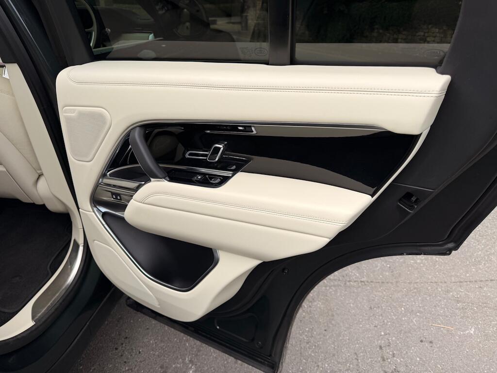 Land Rover Range Rover view 56