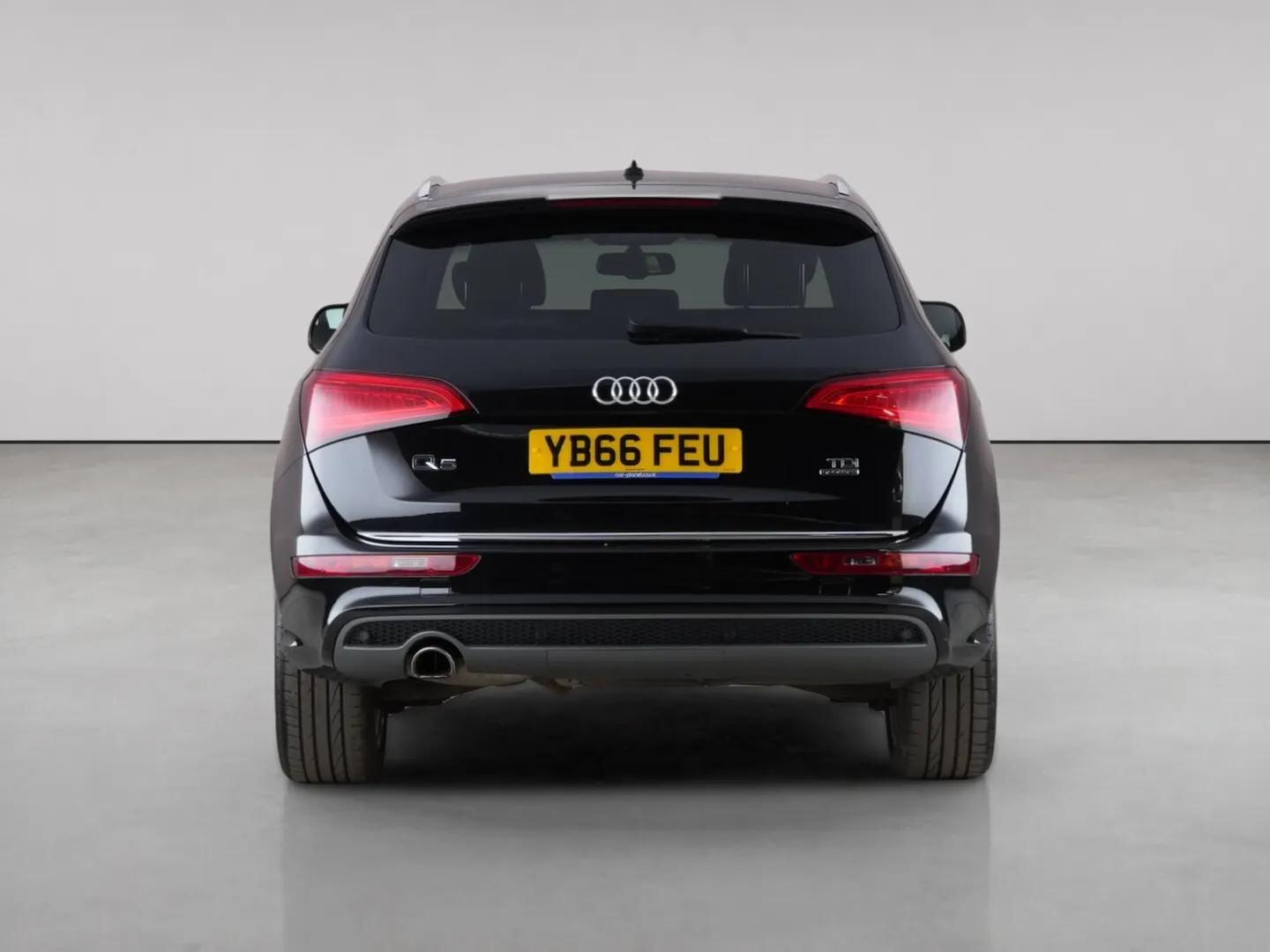 Audi Q5 view 7