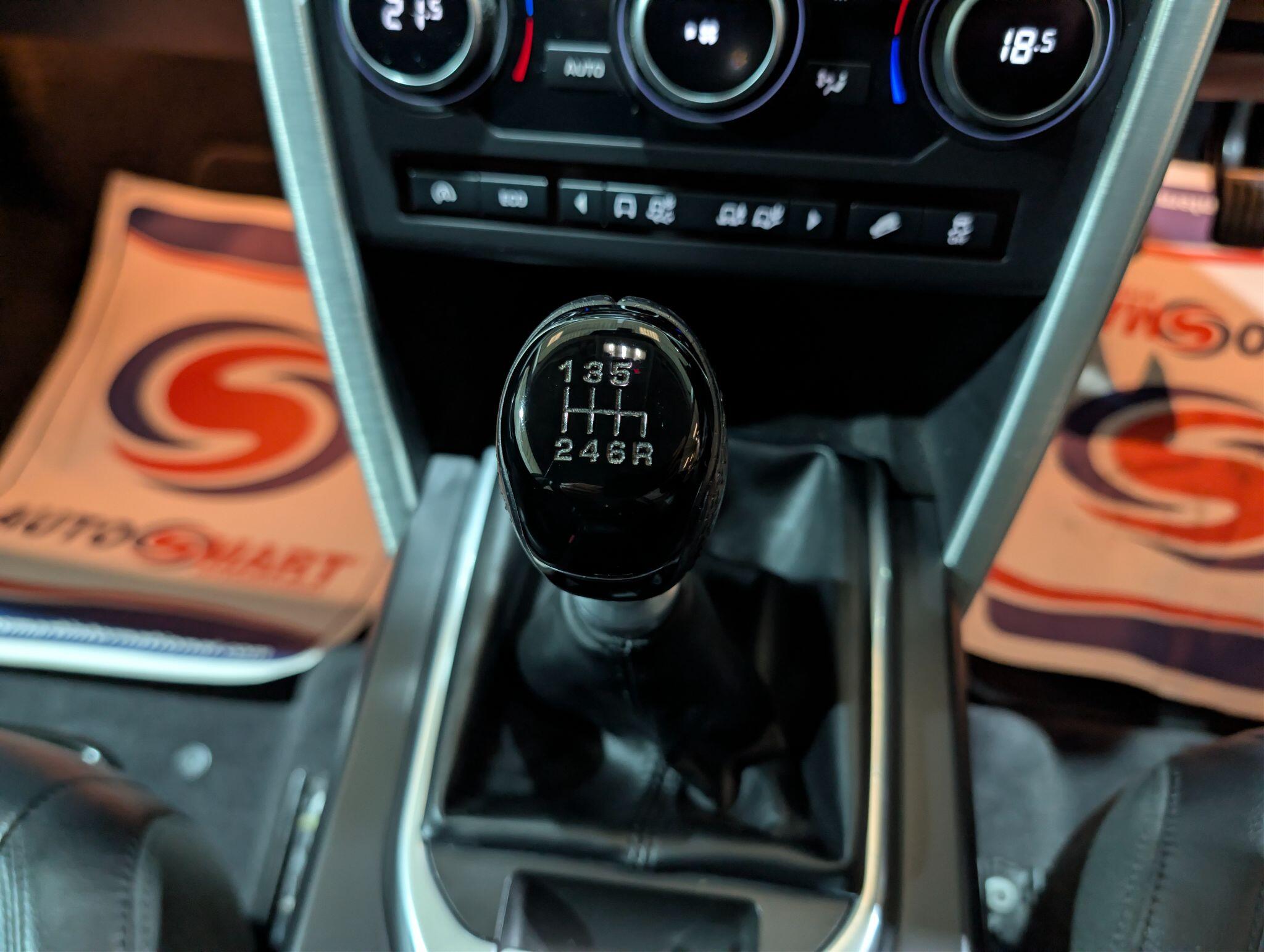 Land Rover Discovery Sport view 20