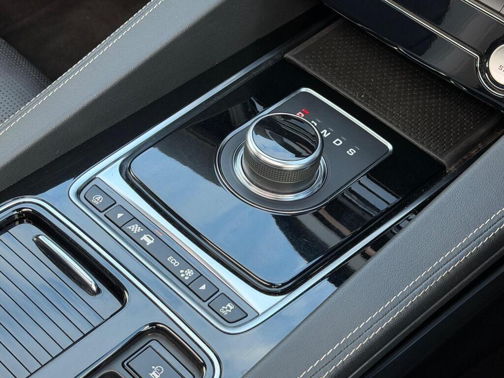 Jaguar F-Pace view 41