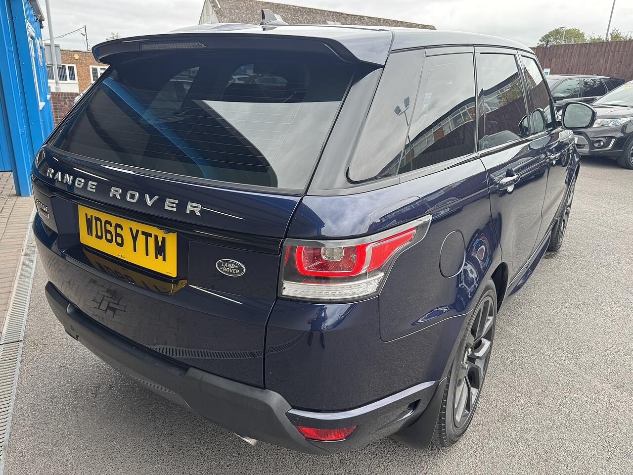 Land Rover Range Rover Sport view 6