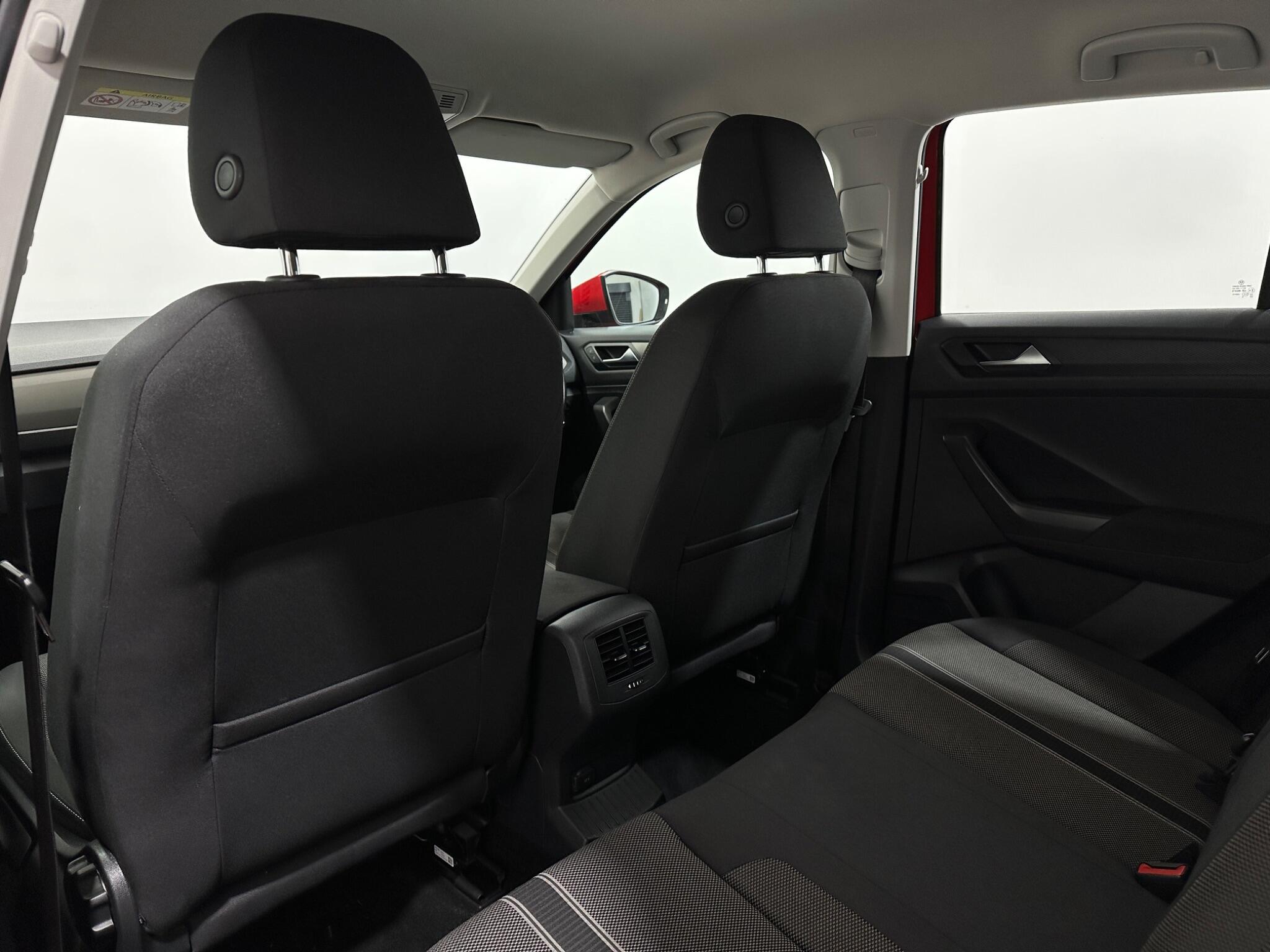 Volkswagen T-Roc view 34