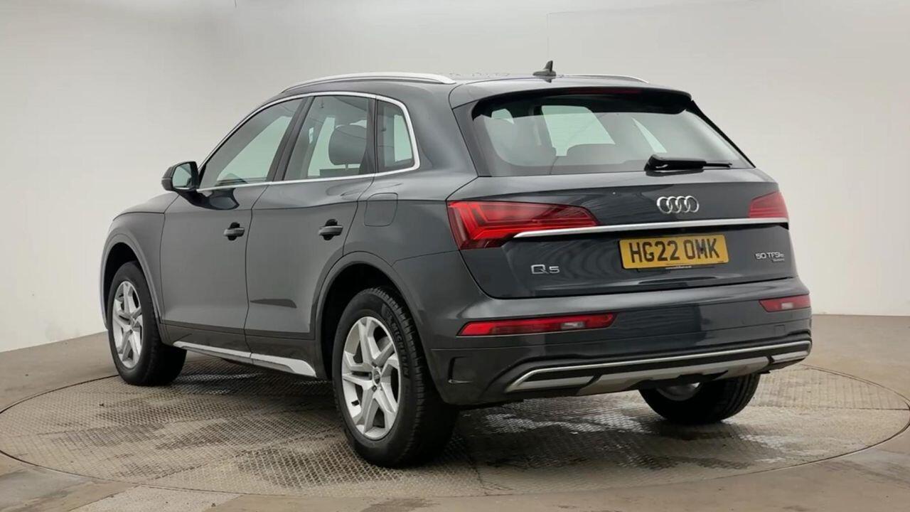 Audi Q5 view 3