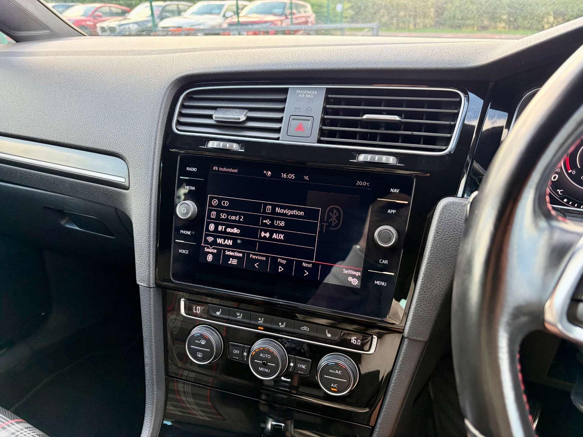 Volkswagen Golf view 54