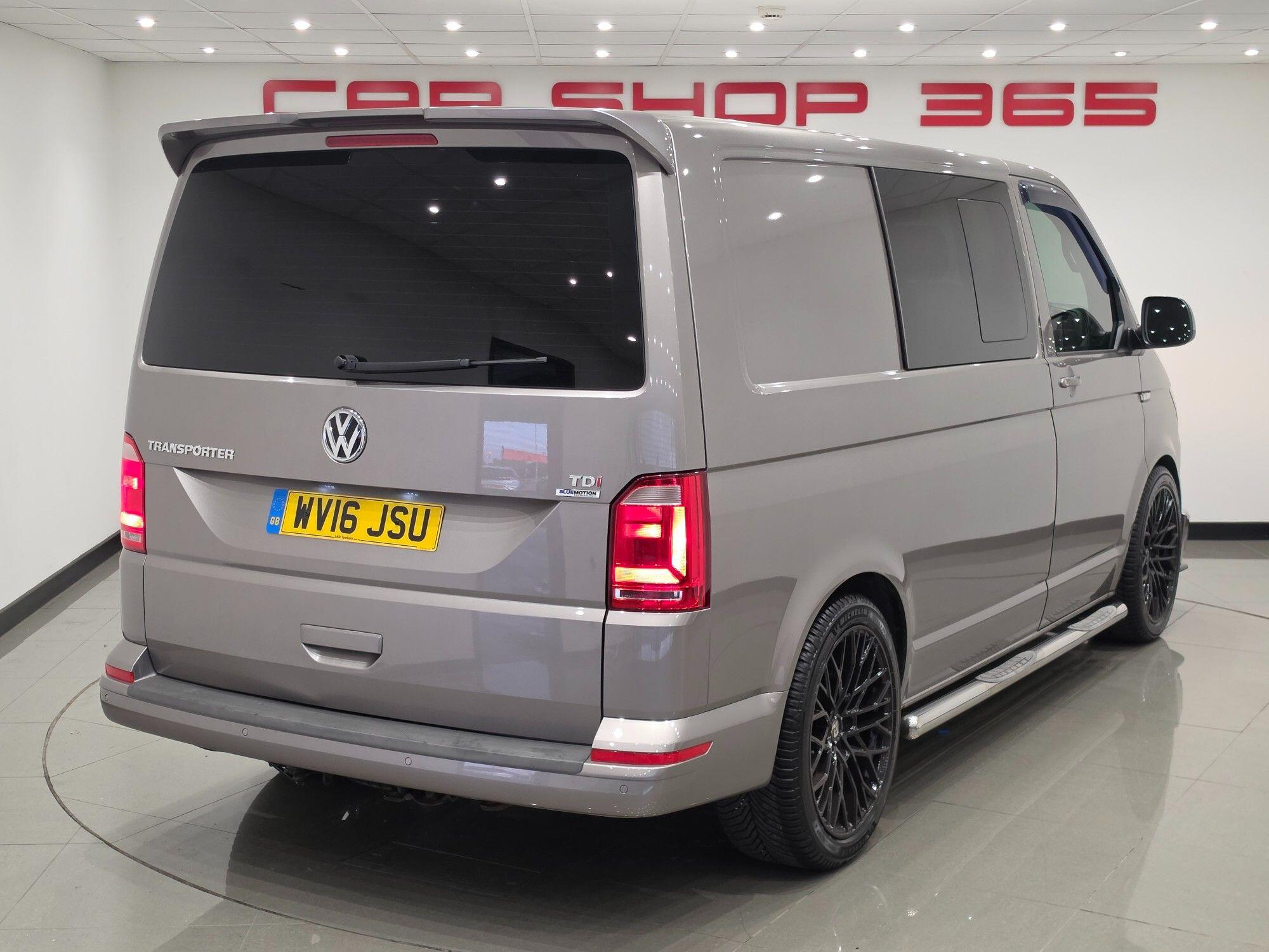 Volkswagen Transporter view 19